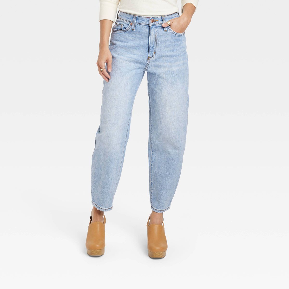 Women's Super-High Rise Tapered Balloon Jeans - Universal Thread™ Light Wash 14 | Target