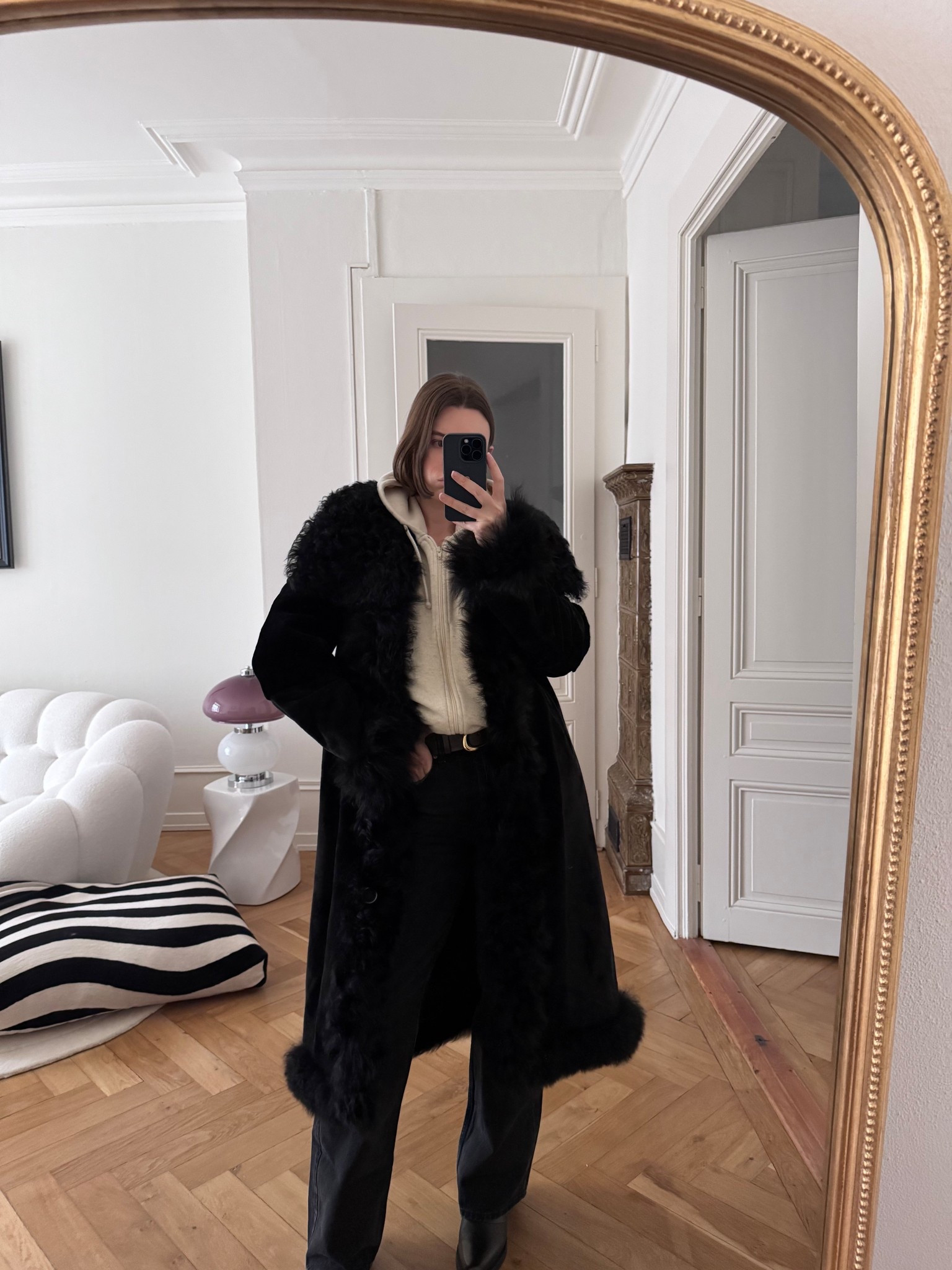 Charlotte Simone coat 
Magda Butrym belt 

#LTKSeasonal #LTKOver40 #LTKTall