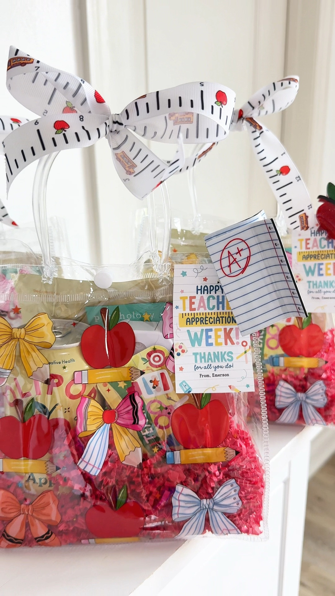DIY teacher appreciation gift ideas for teachers #teacherappreciation #teachergift #diygift 