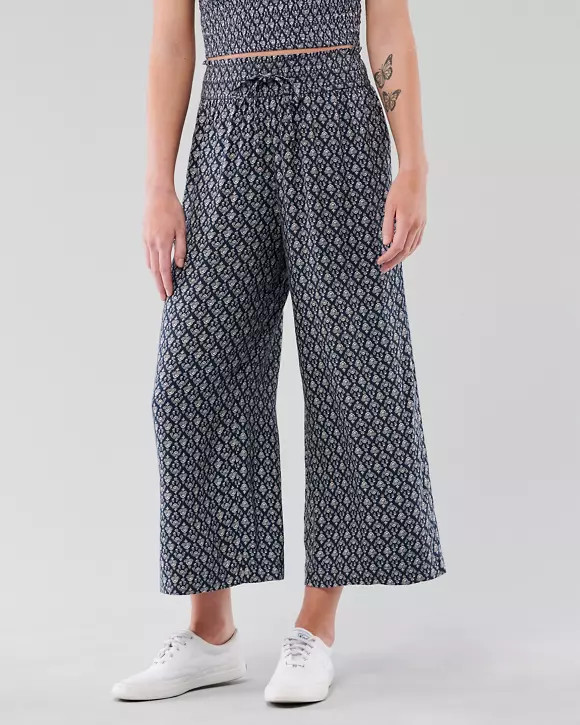 Ultra High-Rise Smocked-Waist Culottes | Hollister (US)