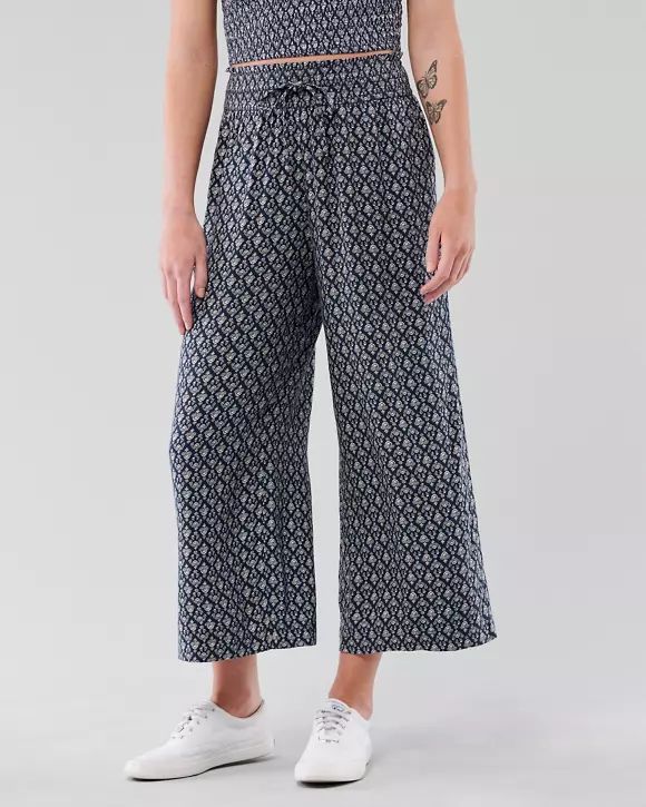 Ultra High-Rise Smocked-Waist Culottes | Hollister (US)