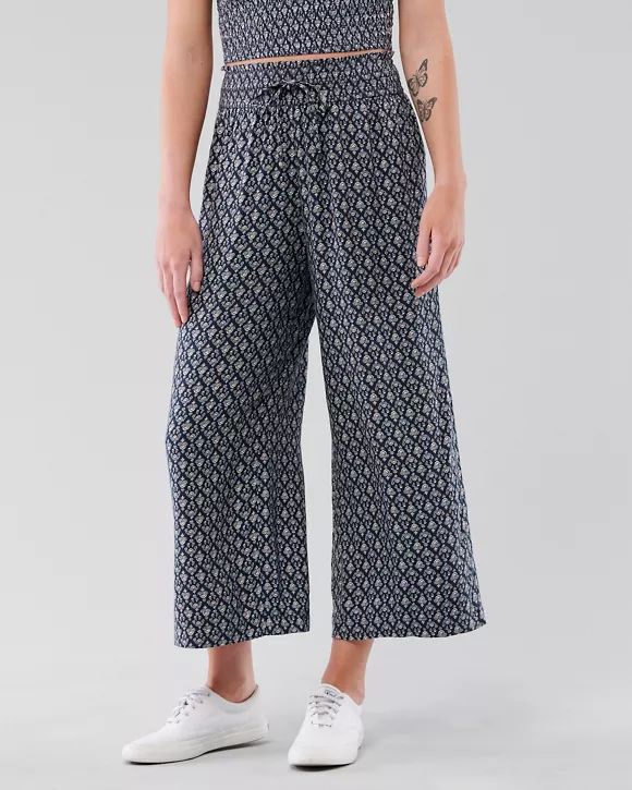 Ultra High-Rise Smocked-Waist Culottes | Hollister (US)
