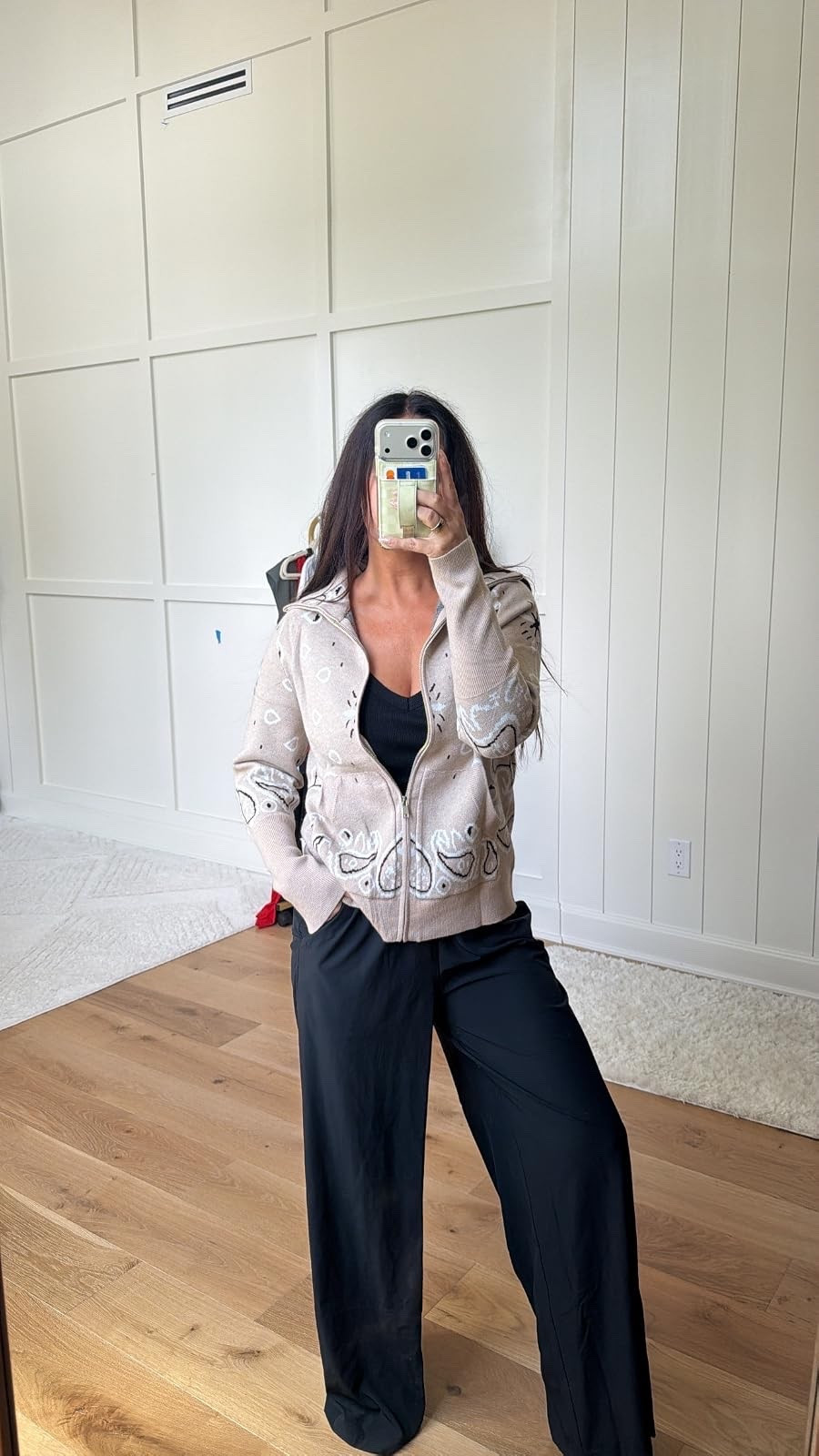 This embroidered neutral jacket is such a beautiful statement piece! Paired it with wide-leg black pants for an elevated fall look.
#FallFashion #EmbroideredJacket #WorkwearStyle #NeutralOutfit #LTKStyleTip