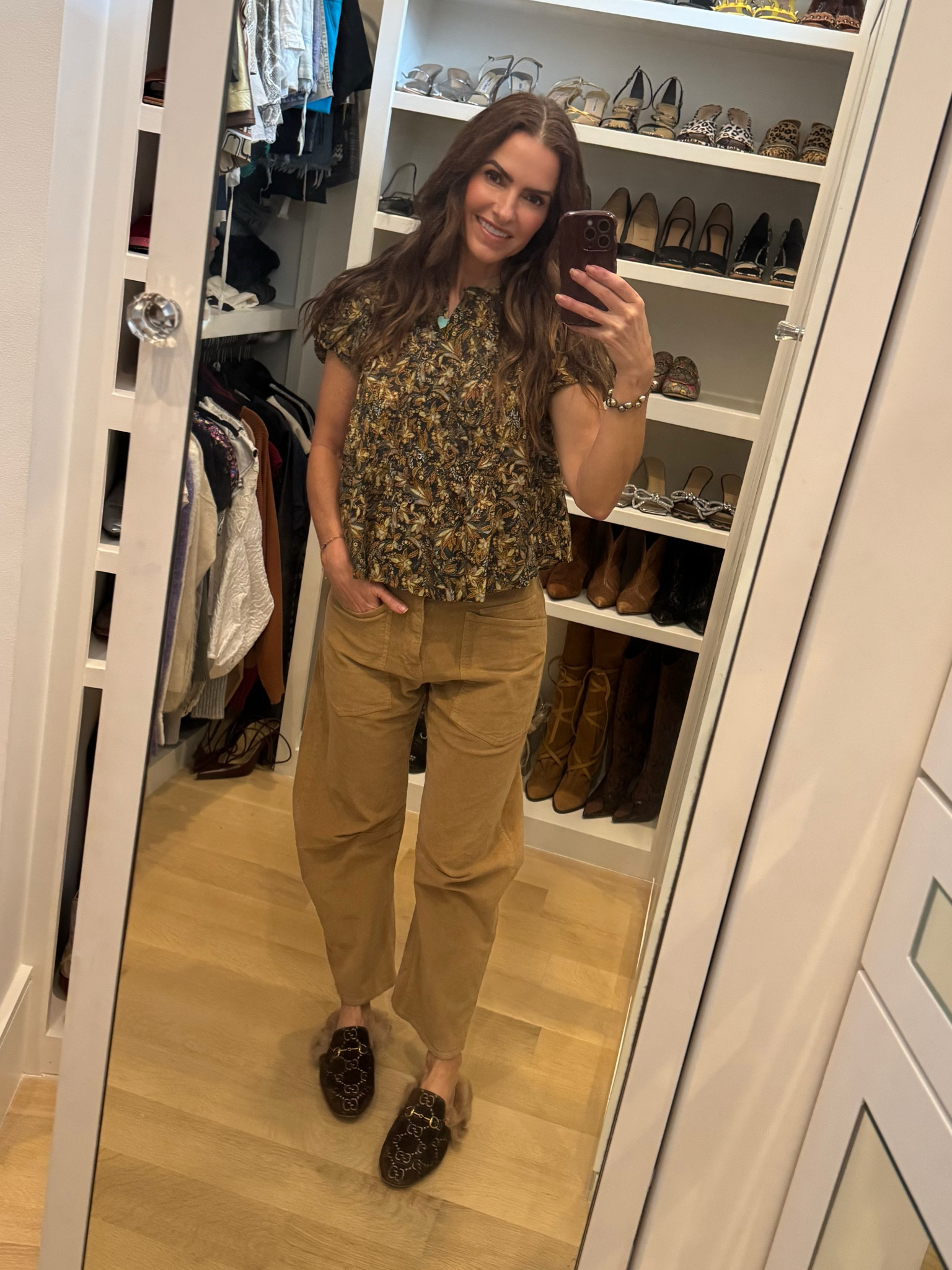 We all have a lot to be thankful for and one of my blessings is you! Our Street Style family grows everyday and i cannot express how much i appreciate your support. I hope i add a little color from my closet to yours. Happy Thanksgiving🍁 

I’ve linked my look & some fall favs below...some fabs gifts for her! 

I sized up in my fav blouse brand (to a M) bc i like a puffier sleeve. & my chic pants (i own in several colors) run slightly large i’m wearing a 2. 

#LTKHoliday #LTKCyberWeek #LTKGiftGuide