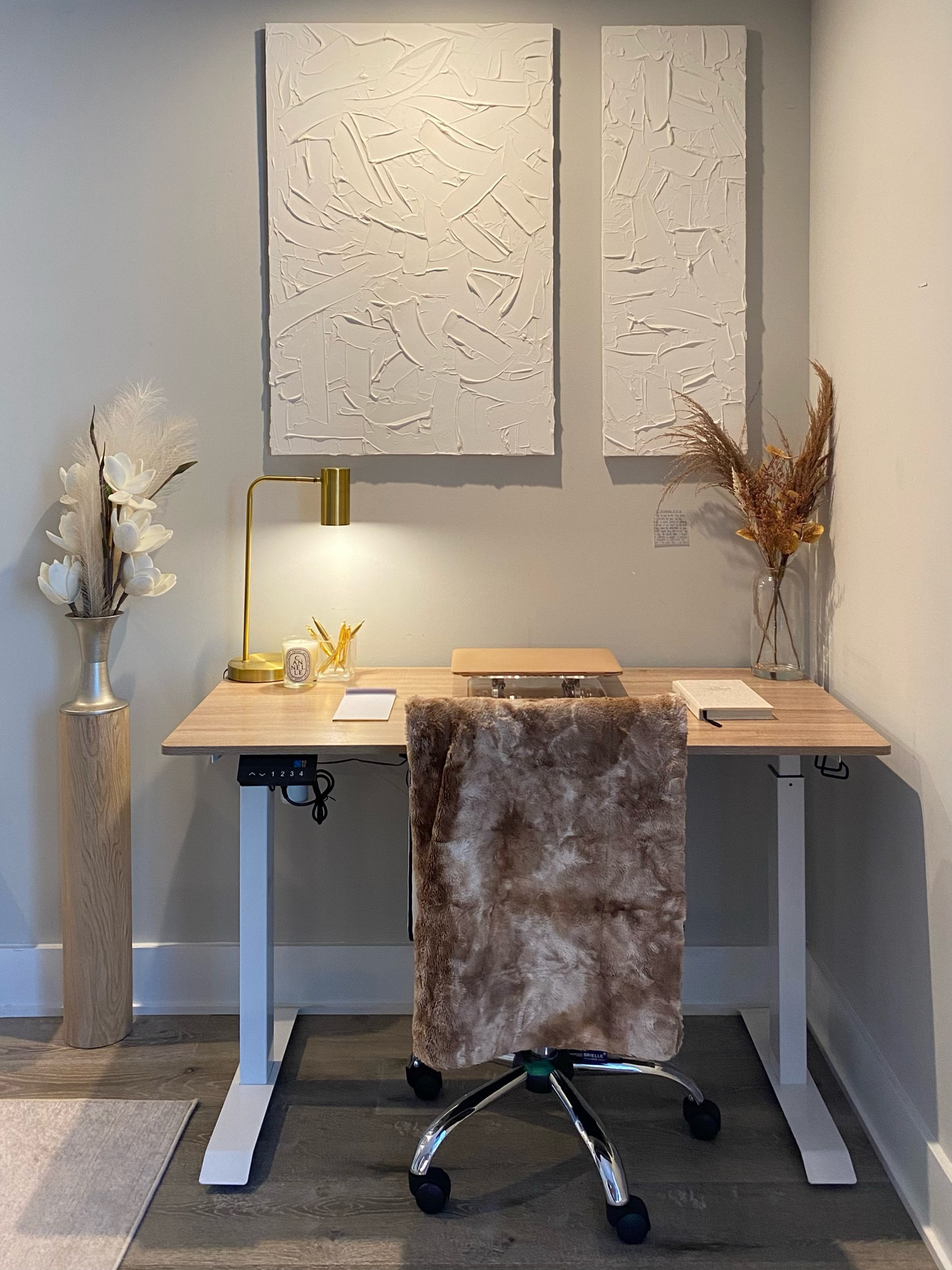 The most perfect minimalist work area!

#LTKhome