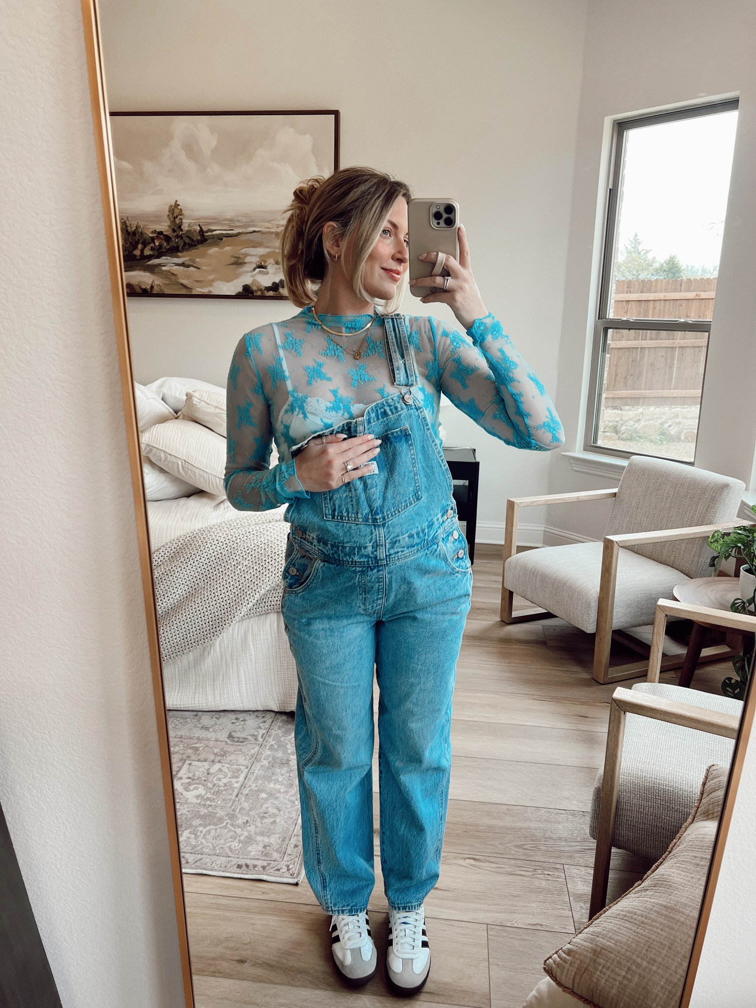 Cute lil’ boy mom bump fit💙


Bump outfit
Overalls
Revolve ambassador 
Boy mom style
Sambas outfit
Bump outfit
Bump friendly

#LTKbump