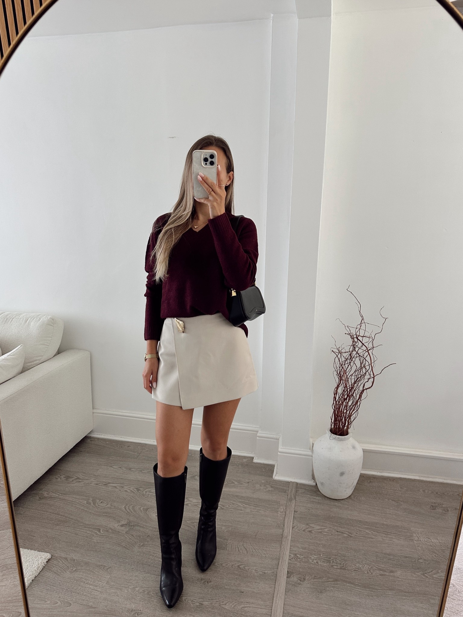 Chic autumn outfit idea 
This burgundy jumper from Zara is autumn in a fit ♥️

#LTKautumn #LTKdatenight #LTKeurope
