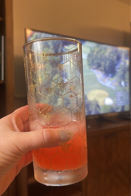 Official drink of the masters in the cutest bee glasses 



#LTKparties #LTKhome #LTKstyletip