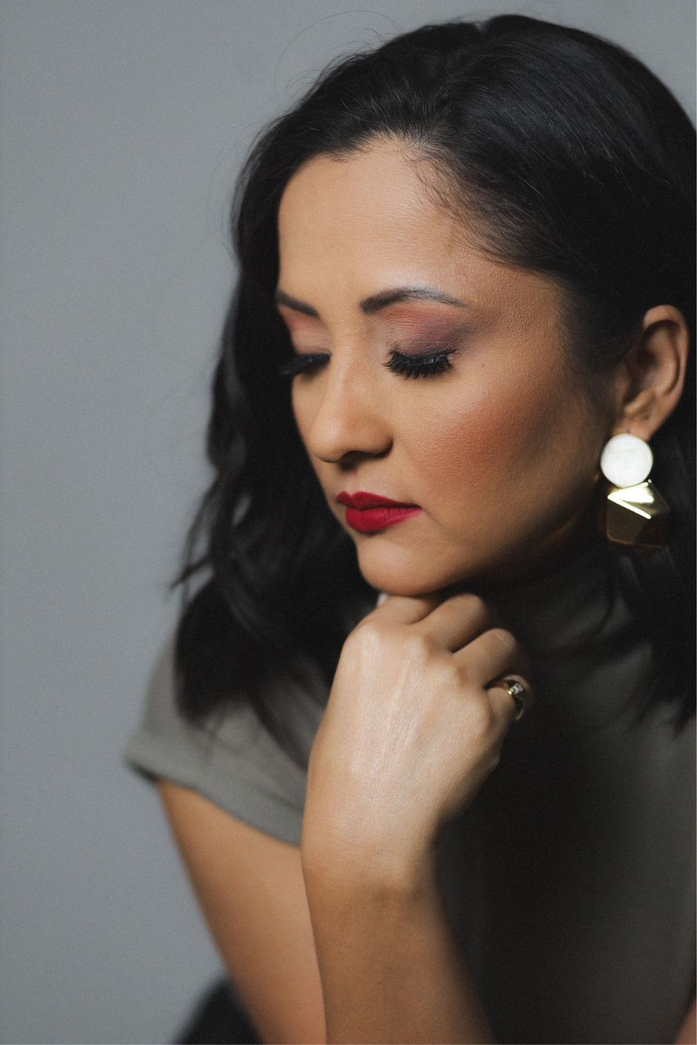 O batom é mais do que apenas um produto de maquiagem; ele pode ser uma forma de expressão da personalidade de uma mulher. A escolha da cor, o estilo e até mesmo a frequência com que alguém usa batom podem revelar características sobre sua personalidade. Qual é a sua cor preferida? Listei alguns aqui, escolha o seu 💄

#LTKbrasil #LTKbeauty #LTKover40