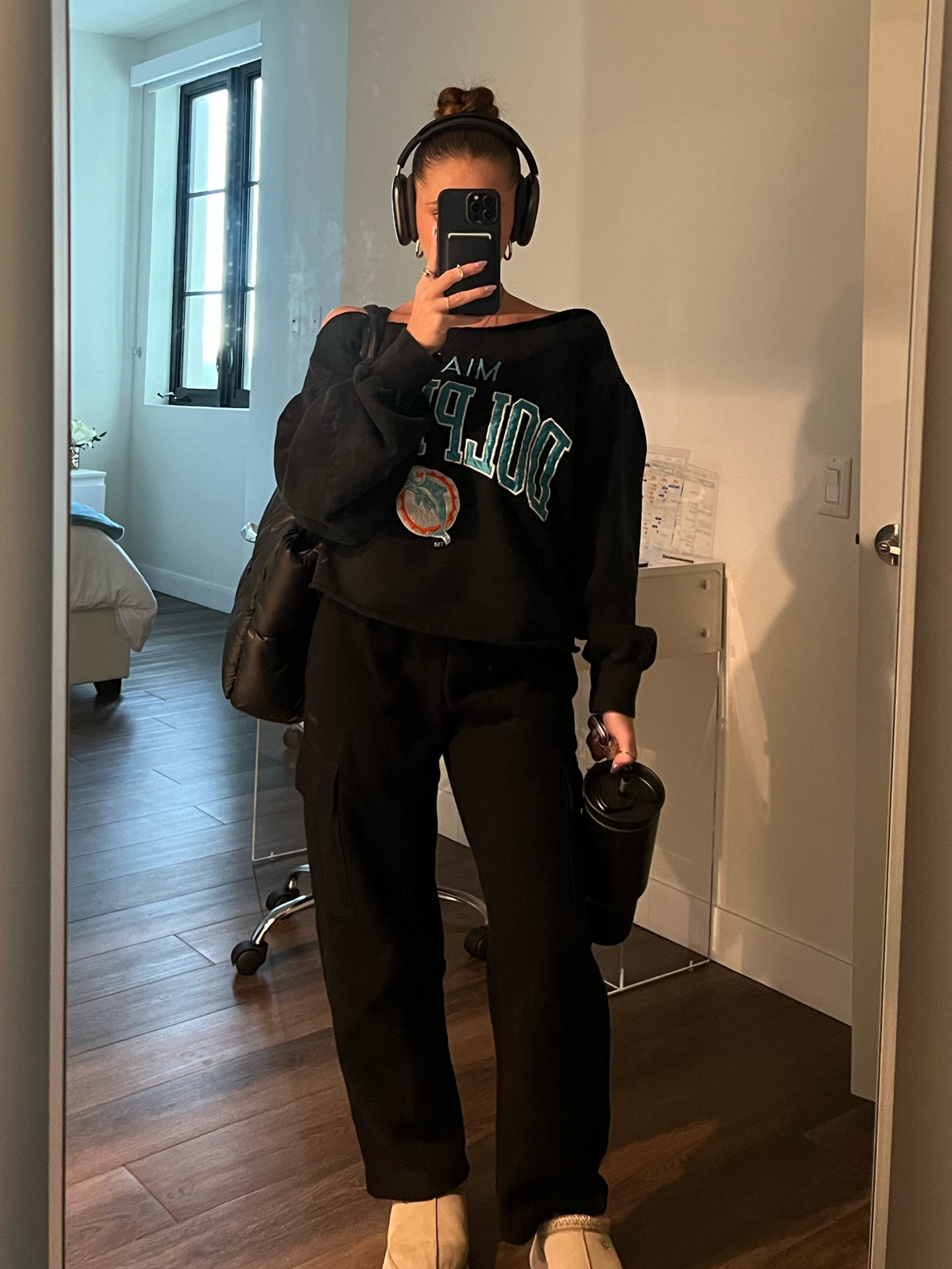 i love this fit and i wear variations of it all the time 🩷🩷🩷 i may have stolen and cut one of my dad’s vintage crewnecks tho oops 🤫🤫 

#LTKbeauty #LTKworkwear #LTKfindsunder100