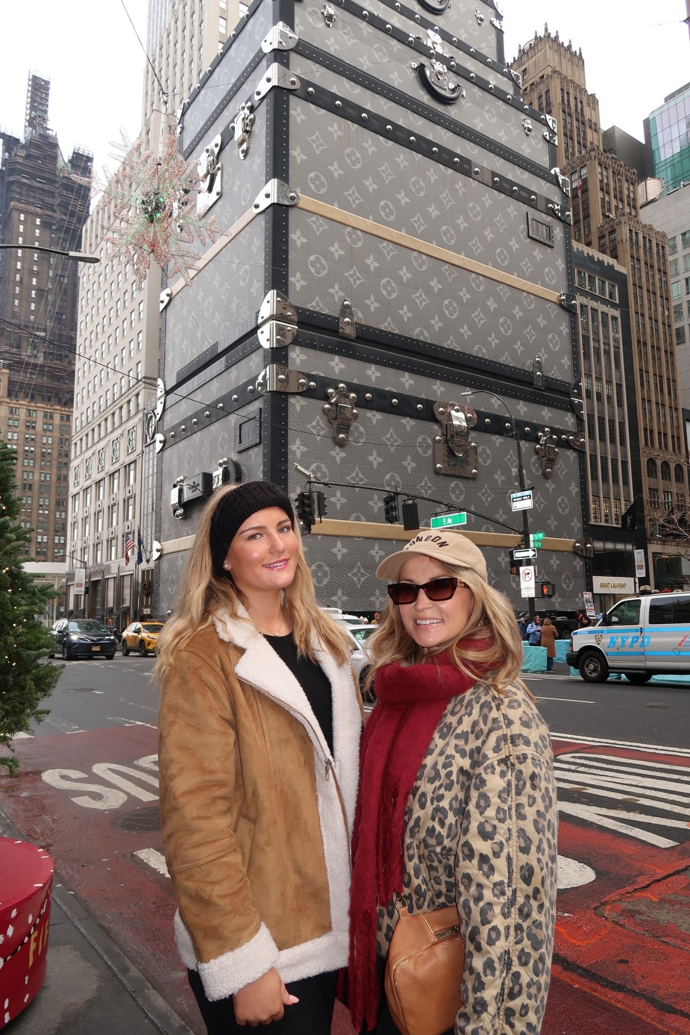 Christmas in NYC 🎄

#LTKdayinmylife #LTKHoliday #LTKootd