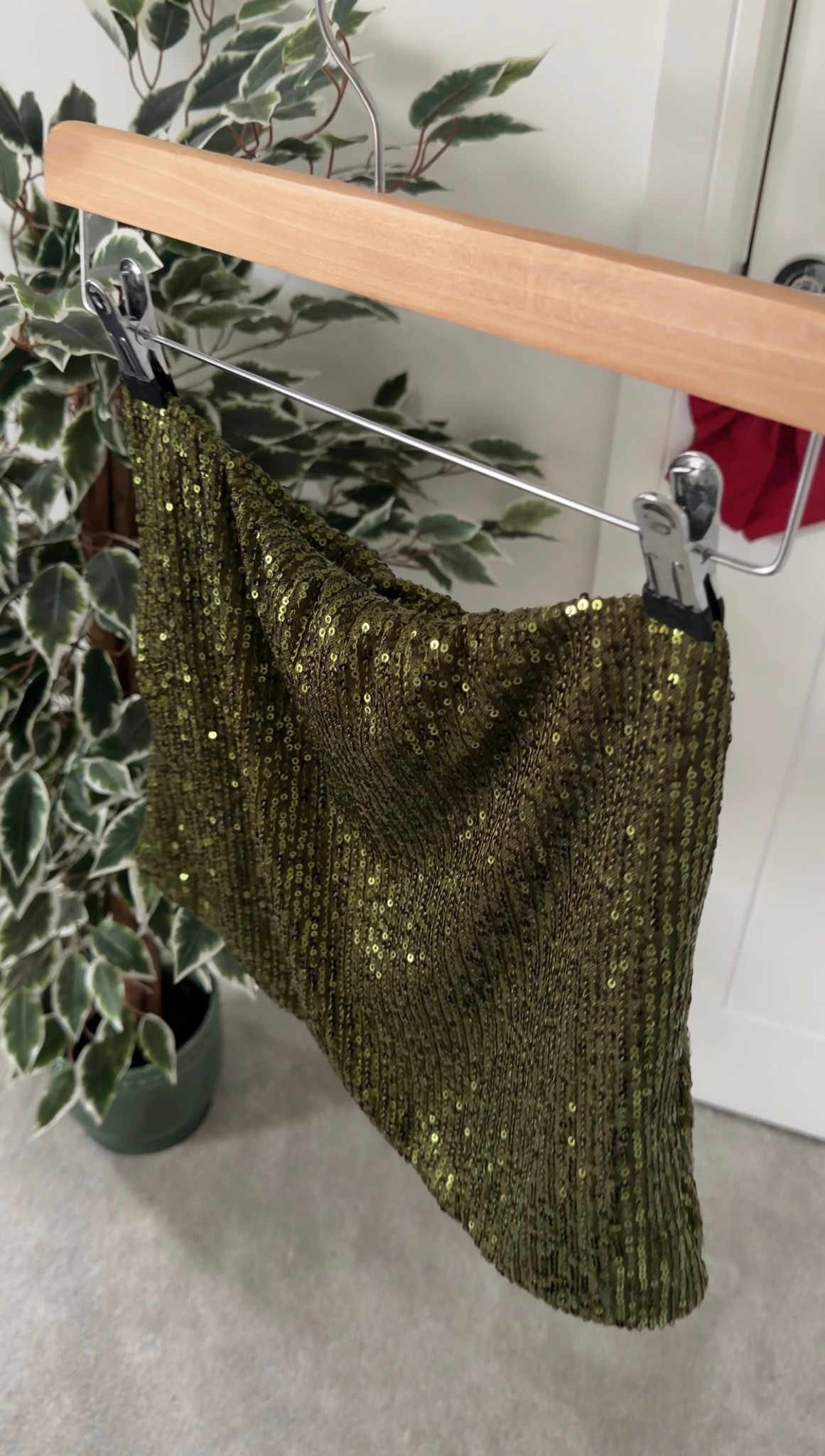 Use code JESSIEFIR for extra £££ off Boohoo 🎄✨

• olive green mini sequin skirt going out outfits night out outfit Christmas Day outfit party outfits New Year’s Eve date night club clubbing •



#LTKdatenight #LTKpartywear #LTKfestive