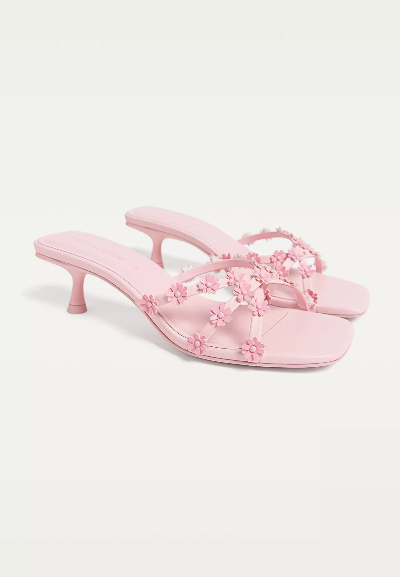 Absatzsandalen mit Blumen | Stradivarius DE