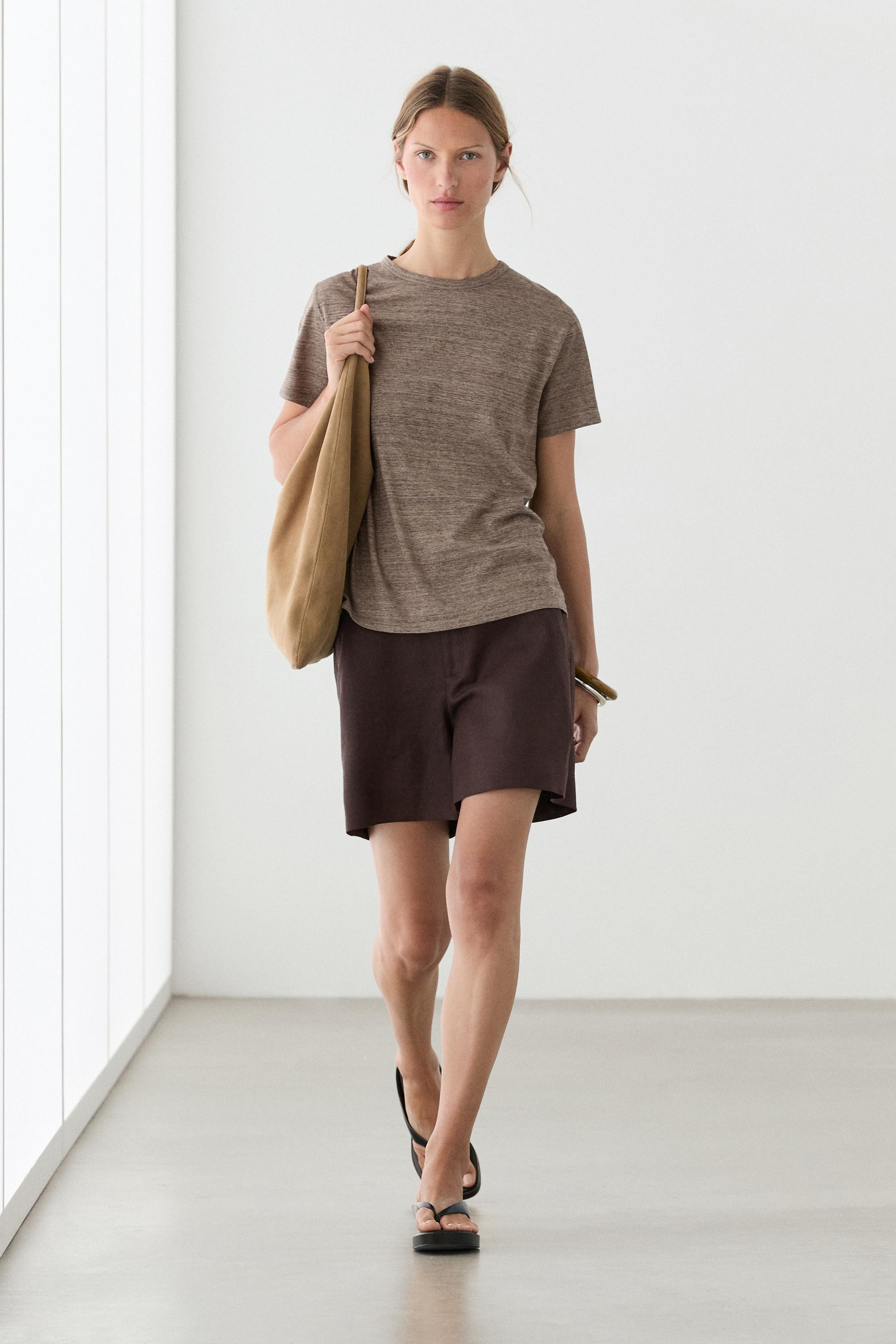 VIEW LOOK
100% linen short Bermuda shorts

 \u00a359.95  Colour:  Brown  Add to basket Colour: Br... | Massimo Dutti UK
