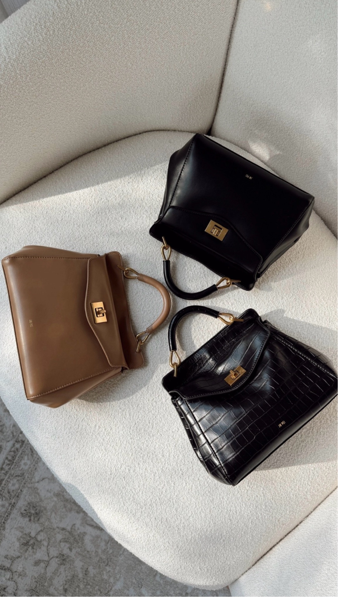 10/10 and on repeat until further notice 🙌🏼 I am ones with this bag! So chic and easy to style xx
StylinByAylin, Aylin #amazon 

#LTKootd #LTKgrwm #LTKSeasonal