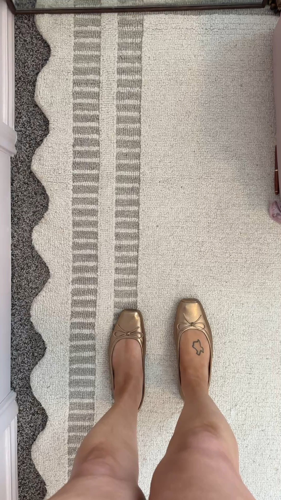 Perfect fall flats! With the ballet pointe detail and the copper leather!