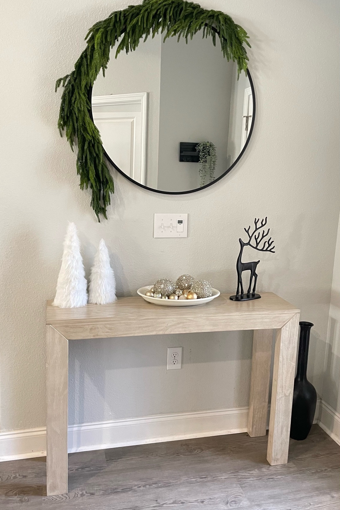 Holiday entry way table, entry way styling, neutral entry way, Christmas table decor, holiday table styling, Christmas table decor, modern home decor, minimalist home, modern style, modern living room, living room inspiration, modern home, Home decor, Holiday home decor, modern Christmas decor, modern holiday style, neutral Christmas decor, neutral holiday decorating, modern Christmas inspiration 

#entrywaystyling
#modernchristmasdecor
#neutralchristmas
#christmasentryway
#modernholidaydecor
#neutralholiday
#Modernhome
#entryway
#NeutralHomeDecor
#Organicmodern
#Cleanhome
#Aesthetic 
#InteriorDesign 
#Modernorganic 
#Budgetfriendly 
#NeutralHome
#MinimalistHome
#Organichome
#ModernAesthetic
#neutraldecor

#LTKSeasonal #LTKhome #LTKHoliday