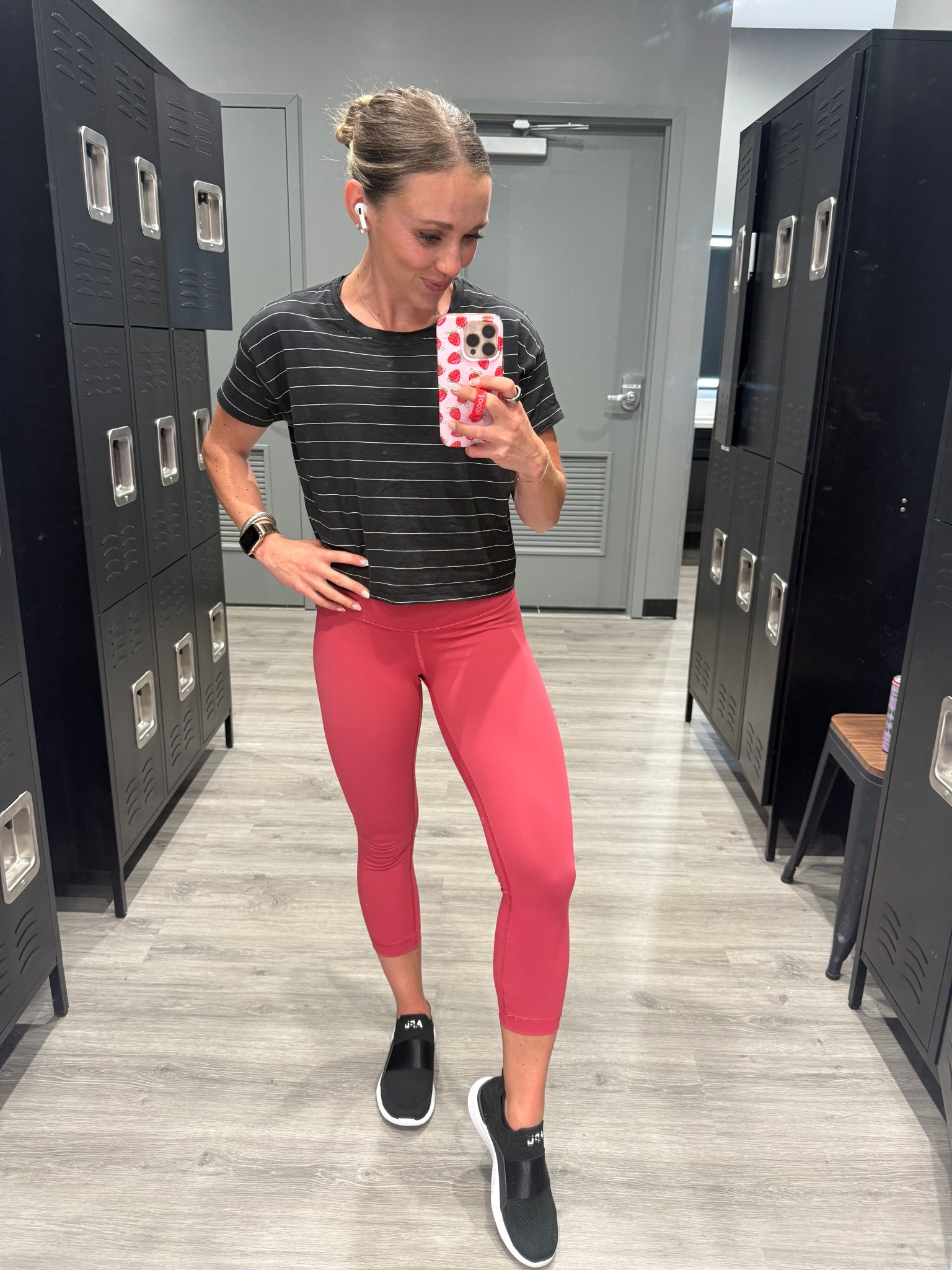 Cates crop T on sale!!!
Favvvv lulu aligns 23’ here


#LTKSaleAlert #LTKfitnessgoals #LTKActive