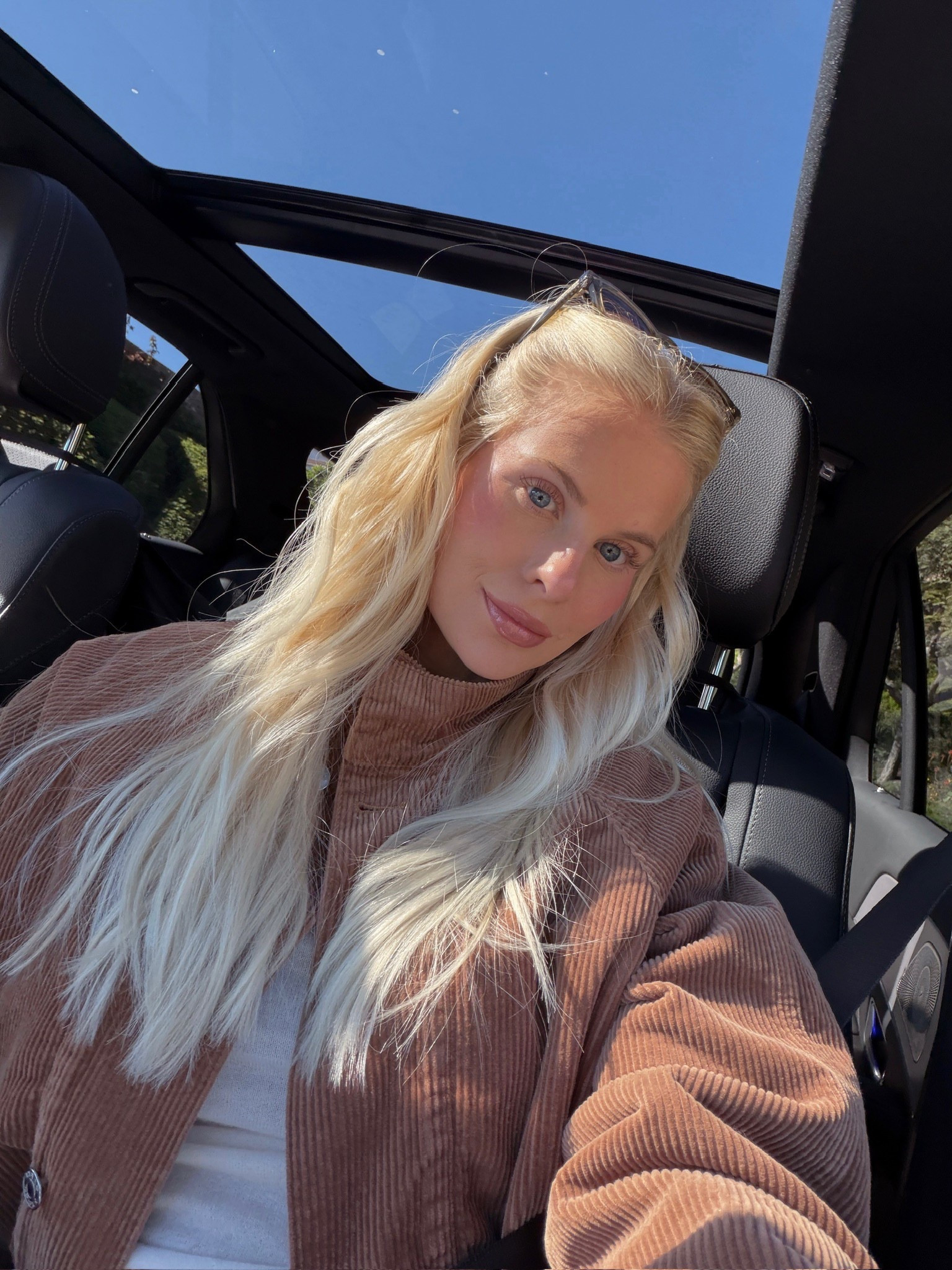 Wearing a medium in tee, SM in jacket, linking similar jeans, shoes are tts! Lip combo - twist, wherever walnut, champ stamp fantasy #kathleenpost

Casual lunch outfit, lunch date, bump friendly look, bump outfit, lip combo, lip recipe 



#LTKootd #LTKdayinmylife #LTKSeasonal