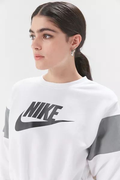 Nike Heritage Crew Neck Cropped Sweatshirt | Urban Outfitters (US and RoW)