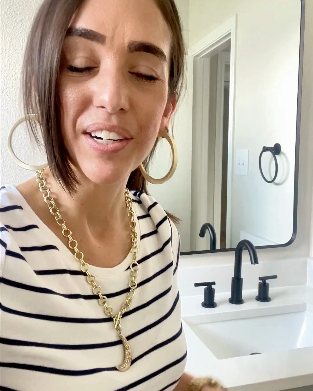 Sometimes the smallest upgrades make the biggest impact! 🤍 I'm sharing one of my favorite bathroom combinations—a stunning faucet, elegant metal mirror, and sleek vanity light that instantly transform a simple space into something beautiful and timeless.

No expensive remodel, no dramatic changes—just thoughtfully chosen pieces that add style, sophistication, and a designer-inspired look.

Shop these bathroom favorites on my LTK and discover how easy it is to elevate your home with modern, elegant décor. 🏡✨

#LTKHome #BathroomDesign #HomeDecor #InteriorDesign #BathroomInspo #HomeRenovation #ModernHome #BathroomRefresh #VanityLighting #HomeStyle #DesignerLook #LTKFinds #ShopMyLTK #HomeInspiration


Follow us for more:
Inspiration 💫
Links to favorite materials 💚
Before & Afters 👏🏻
Shop & get inspired 👇🏻


#LTKdayinmylife #LTKstorytime #LTKgrwm