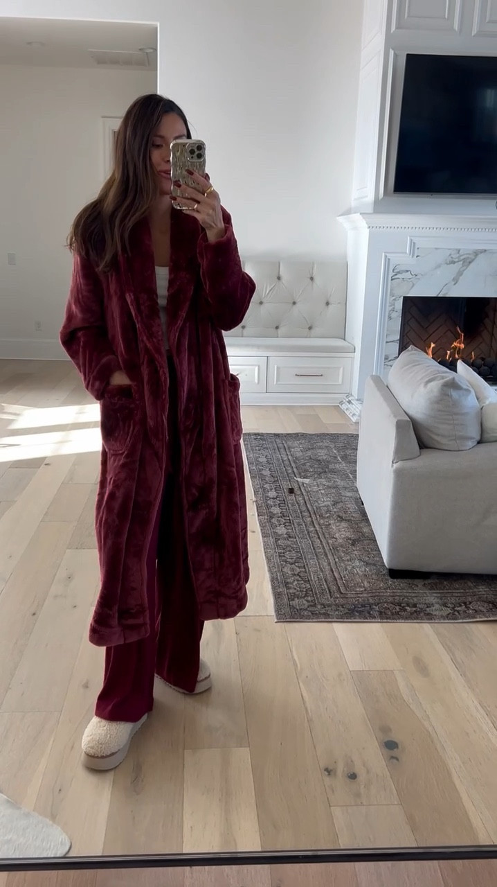 Obsessed with my new cozy robe!! This would make the perfect gift for her 🤎 it’s so warm and cozy it feels like wearing a blanket 🫶🏼 it’s under $40 and I sized up one to M/L. The ribbed pants are so so cozy too

Target find, Target robe, gift for her, gift guide, mom gift, sister gift, friend gift, sister gift, soft robe, cozy robe, Christine Andrew 

#LTKFindsUnder50 #LTKGiftGuide #LTKVideo