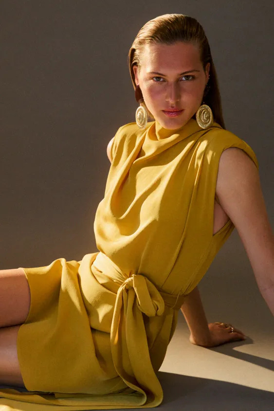 SHORT DRESS WITH TIE DETAIL AND SHOULDER PADS | Zara UK