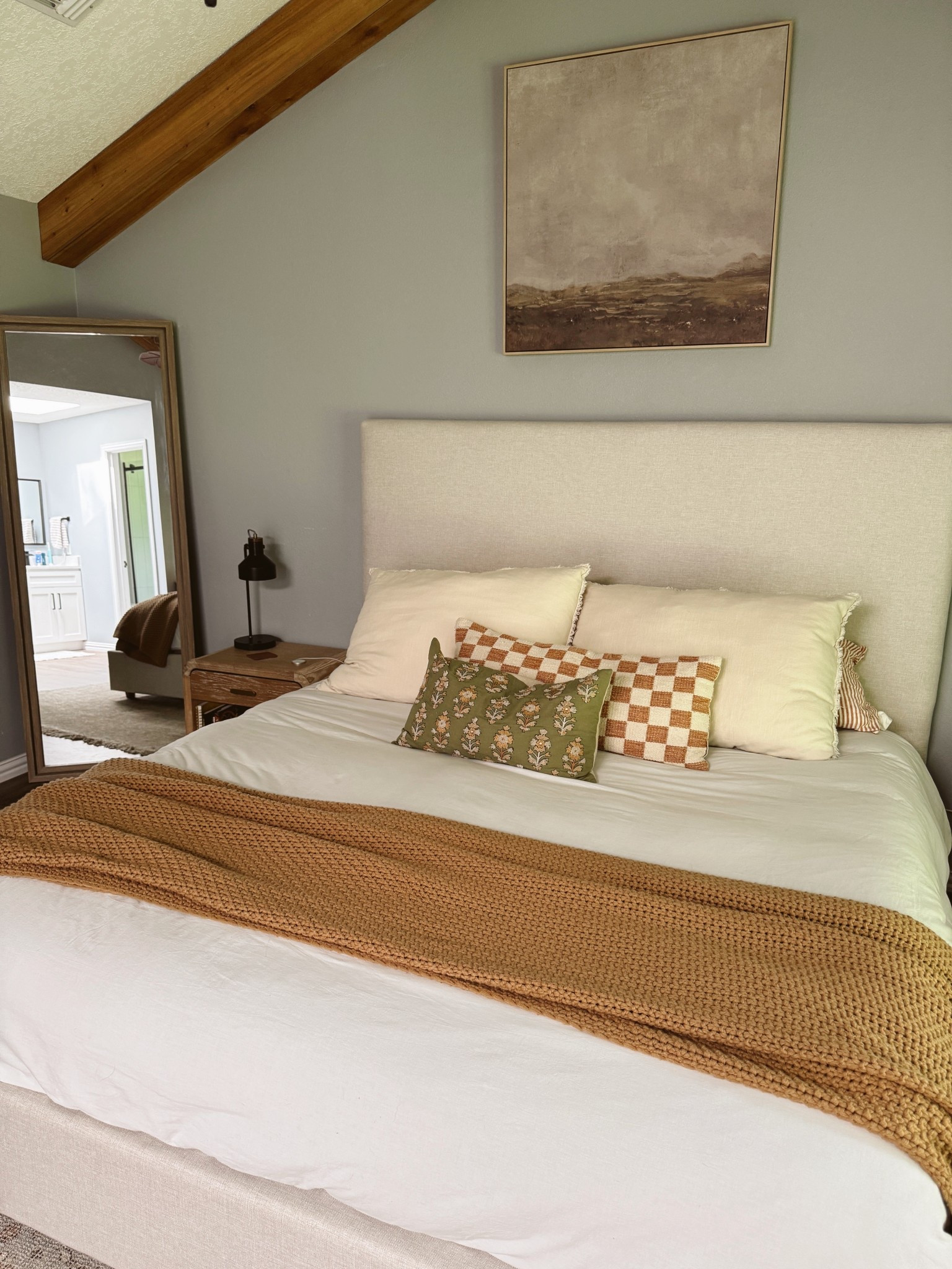 Neutral warm bedroom 🤎✨🌿

#LTKHome #LTKStyleTip