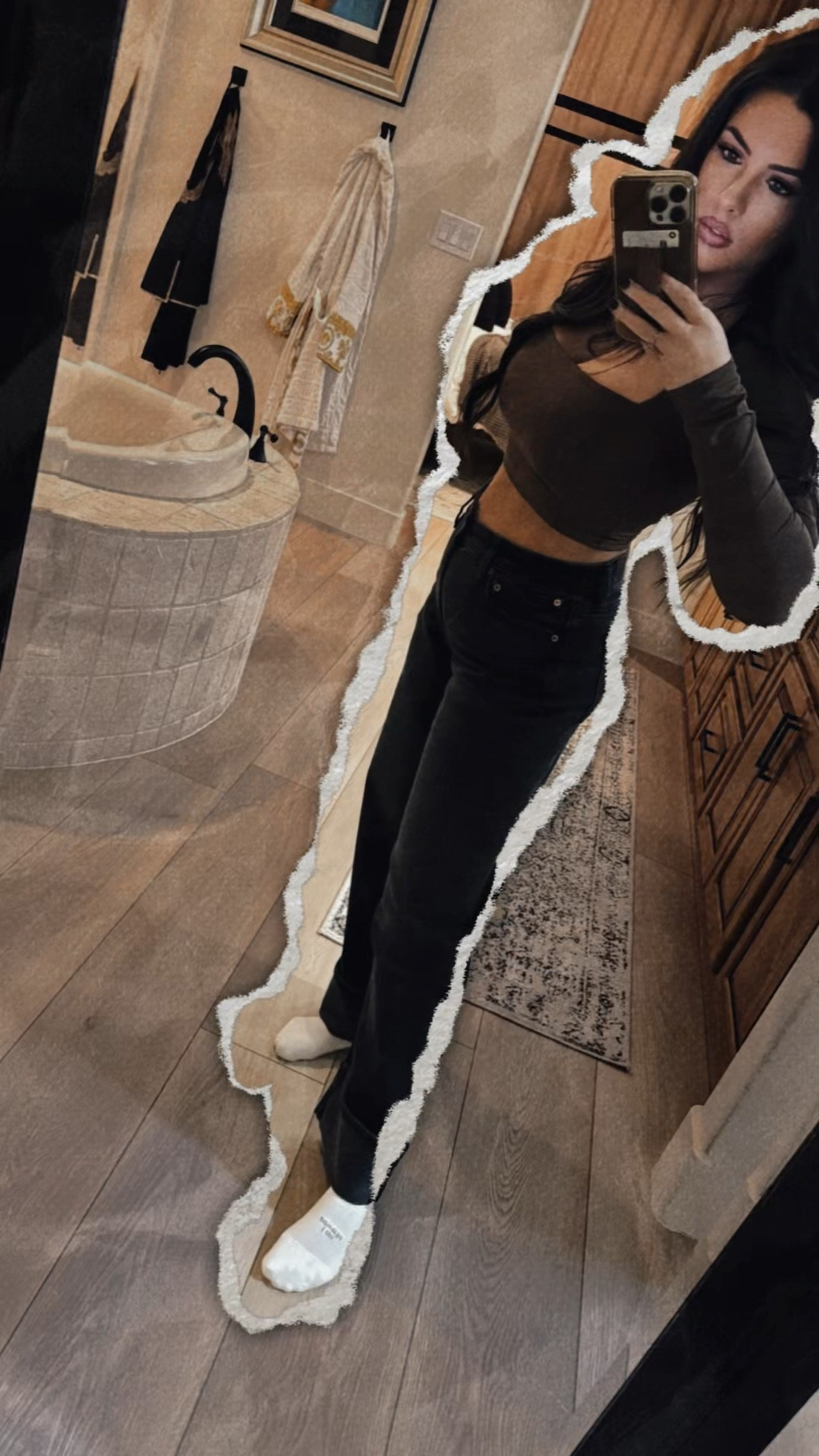 How is everything this good?! 🤯 @Aerie 
Use my exclusive code for an extra 20% off—on top of all current promos—and free shipping! It doesn’t apply to clearance (just a heads up), but those deals are already insanely low. Just tap the code box on this post to copy and paste at checkout!

#LTKxAerie #LTKmomlife #LTKSaleAlert