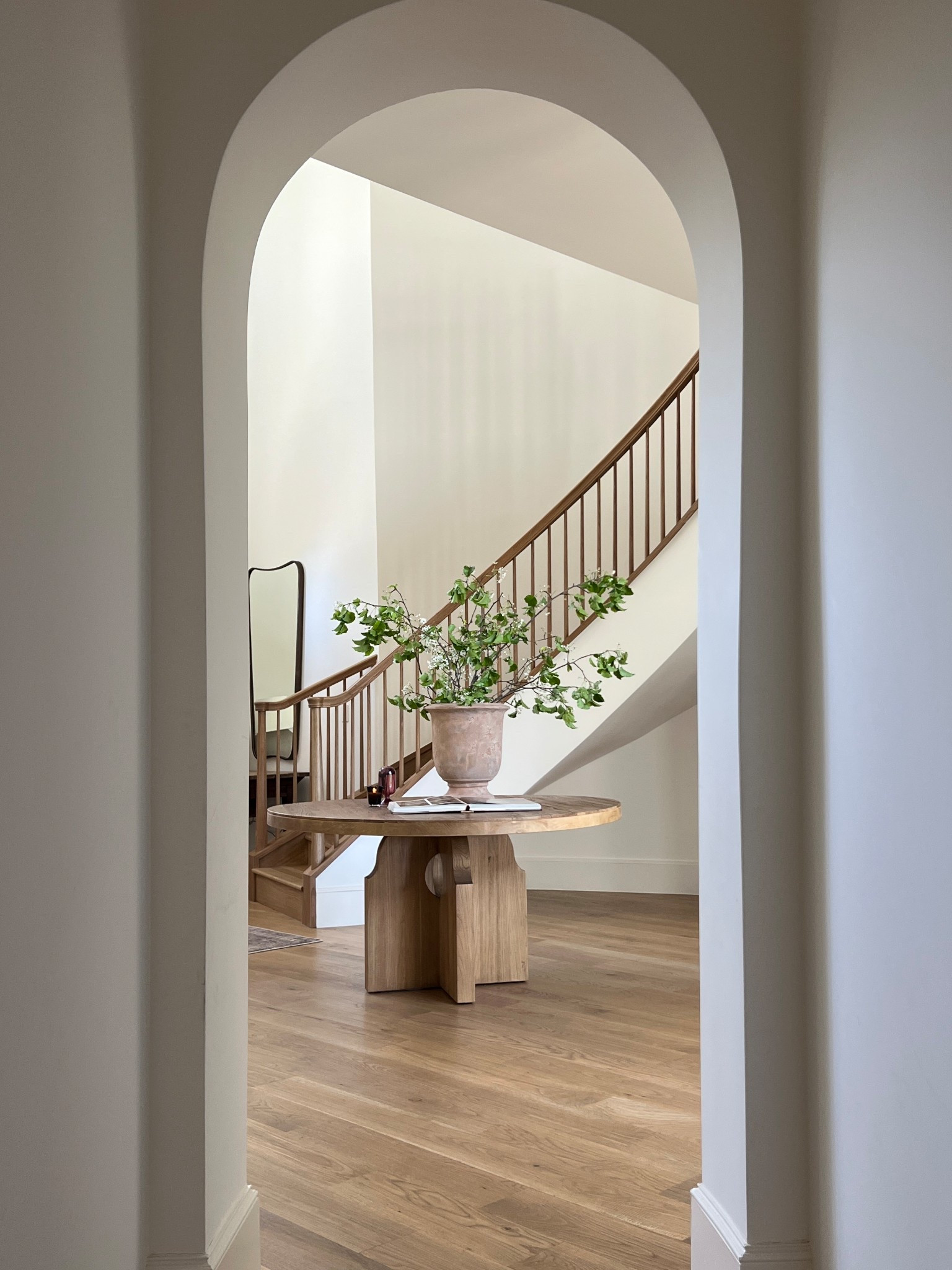 Entryway makeover, complete. 

Entry
Entry table
Interior design
Interior decor
Home design
Home decor
Entryway

#LTKHome #LTKStyleTip