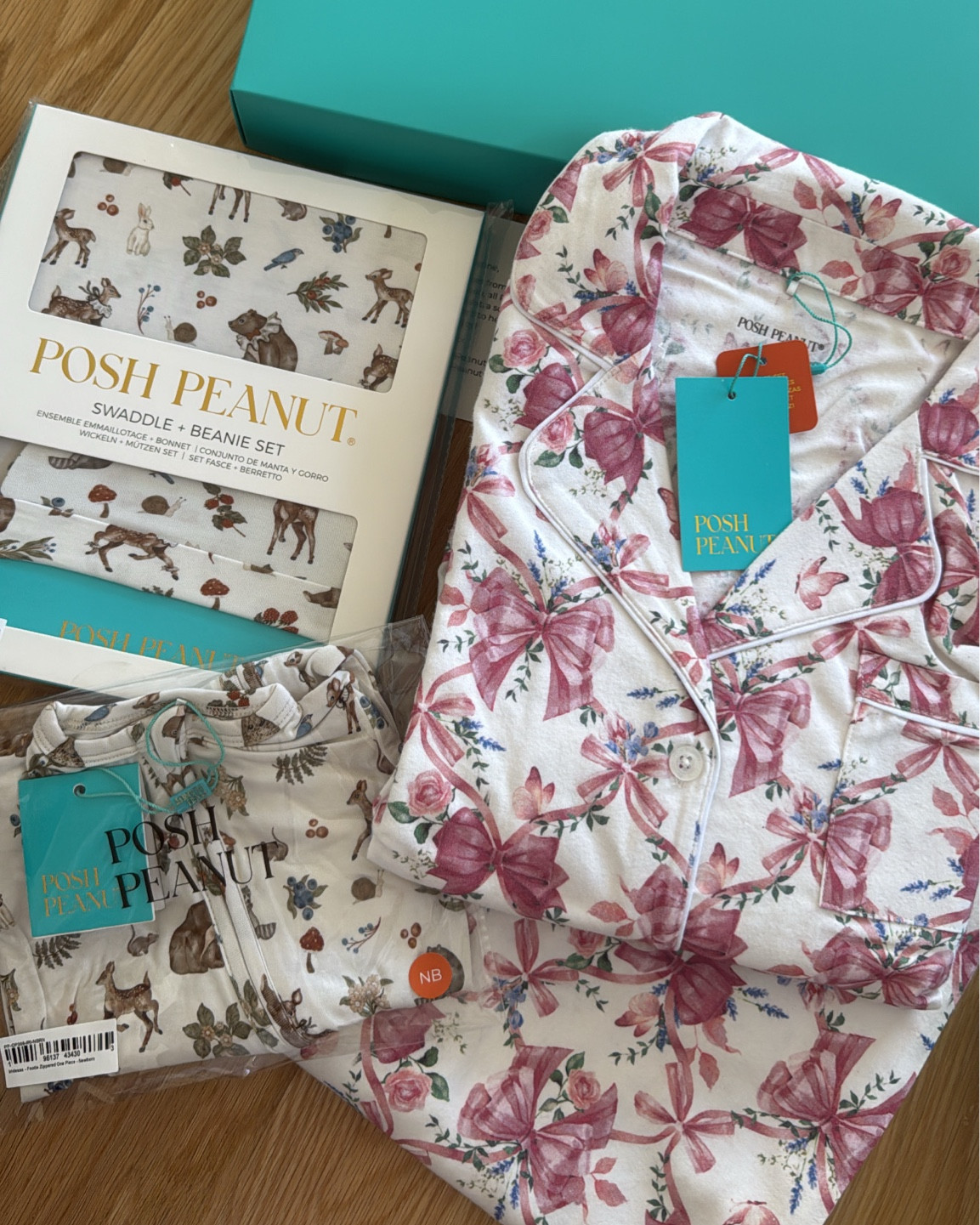 Bow pajamas and baby swaddle set 

#LTKBaby