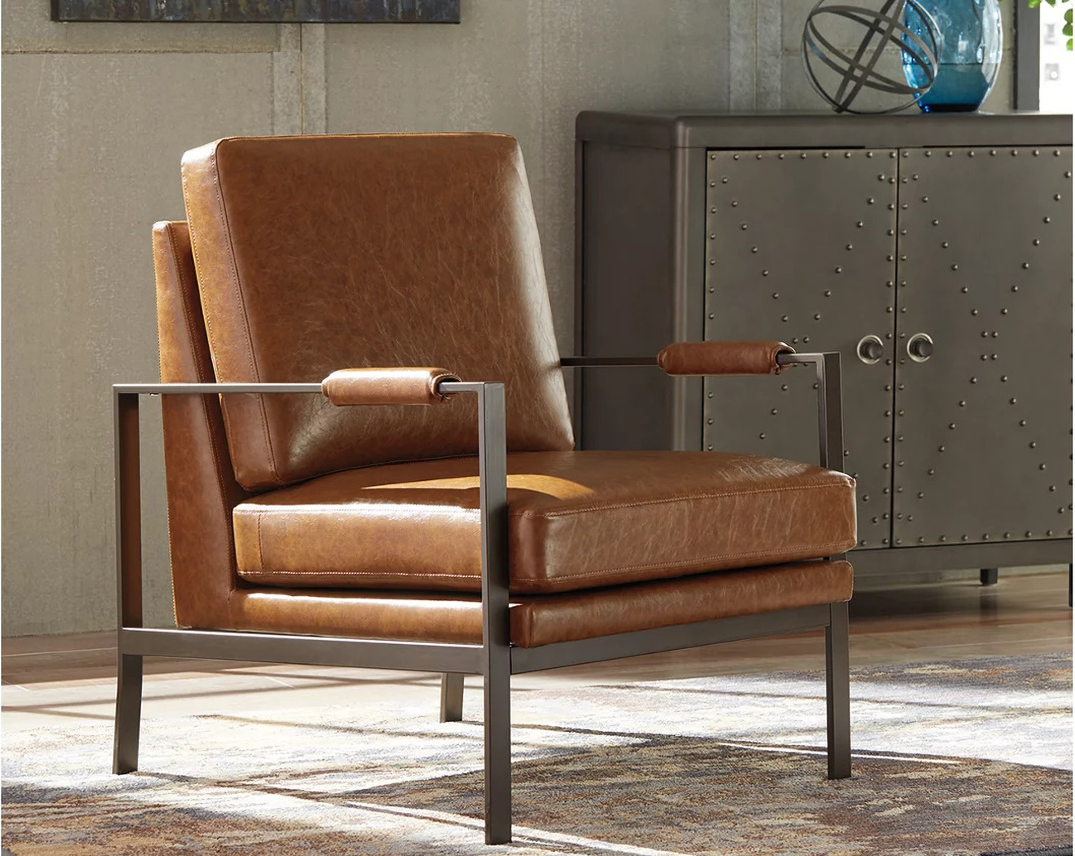 Peacemaker Brown Accent Chair | 1stopbedrooms