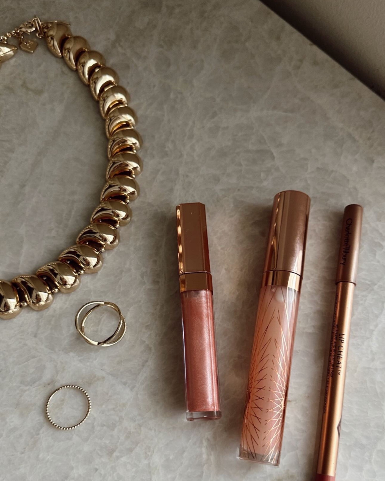 LIP COMBO✨ My lip combo that l've been loving lately!
Lipgloss- blondie
Lipgloss- refresh rose
Lip liner- pillow talk 
StylinByAylin, Aylin #beauty #beautymusthaves #beautyfavorites #nordstrom #amazon

#LTKgrwm #LTKBeauty #LTKStyleTip