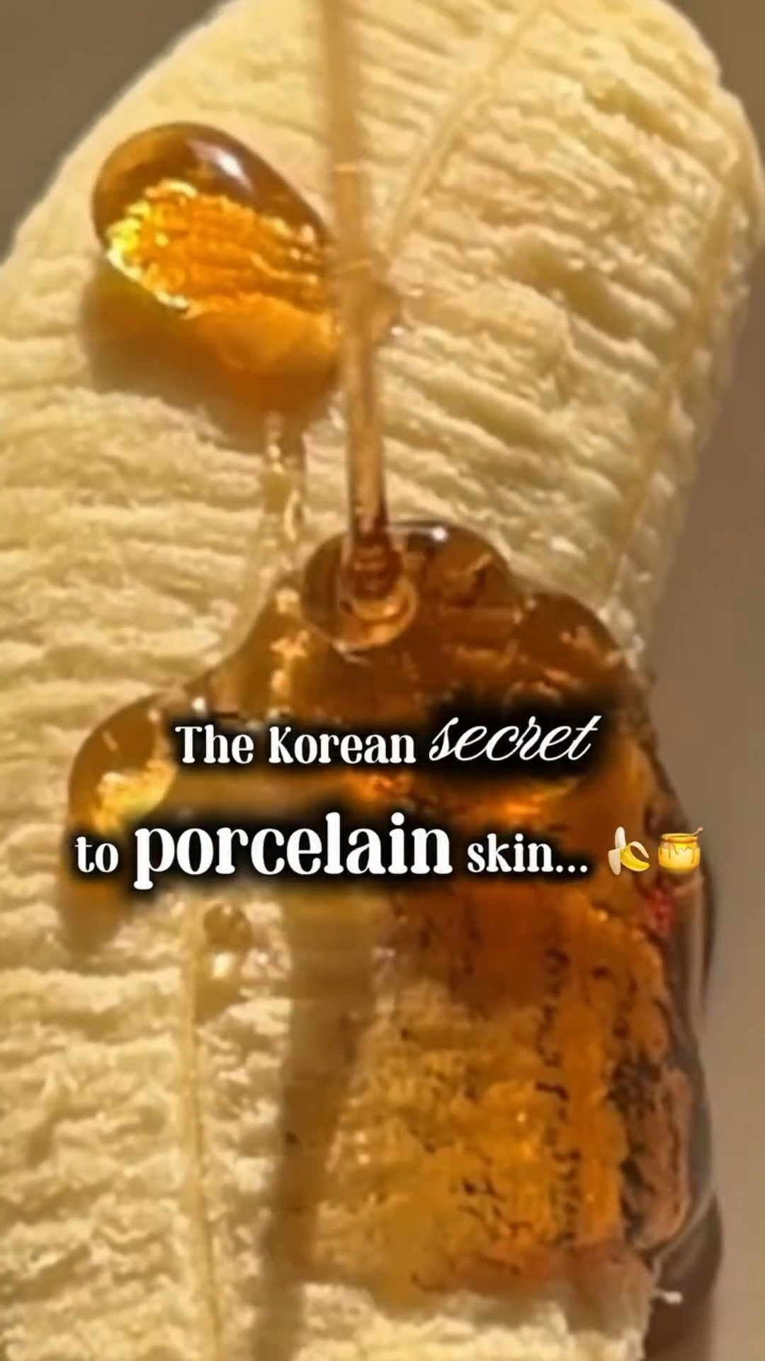 Not your average serum. ⚡️ The ultra-elastic, PDRN + Collagen infused formula of MUMUKI Honey Banana melts into the skin for an instant, non-greasy porcelain glow. 🍌✨

Your skin barrier will thank you later. @mumuki_global 

#MUMUKI #SkincareAesthetic #KBeauty #PorcelainSkin #SkinBarrierRepair GlowySkin DewySkin SkincareGoals KoreanBeautyProduct AestheticSkincare