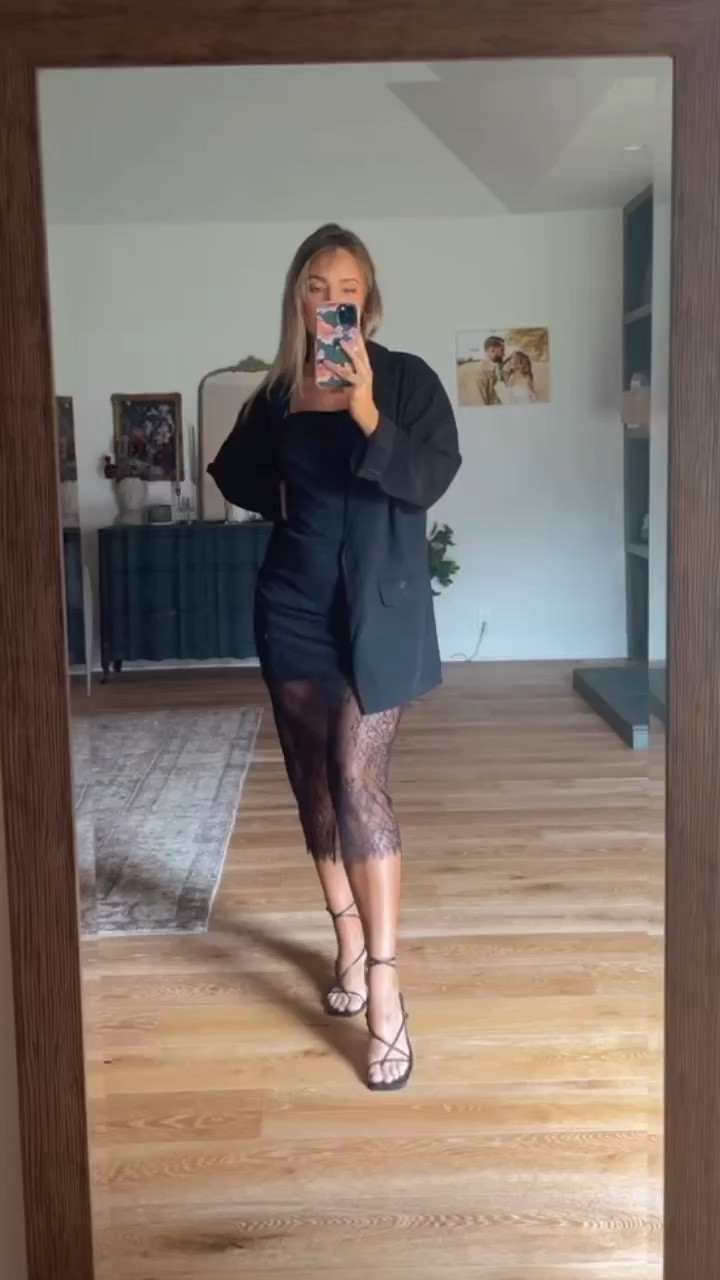 The blazer I have linked here is the exact blazer I’m wearing! The dress is from Abercrombie but was from winter, so they no longer carry it. My shoes are missguided and they no longer exist haha soooo Ive linked similar dresses from Abercrombie here, and shoes from Steve Madden! 🖤
