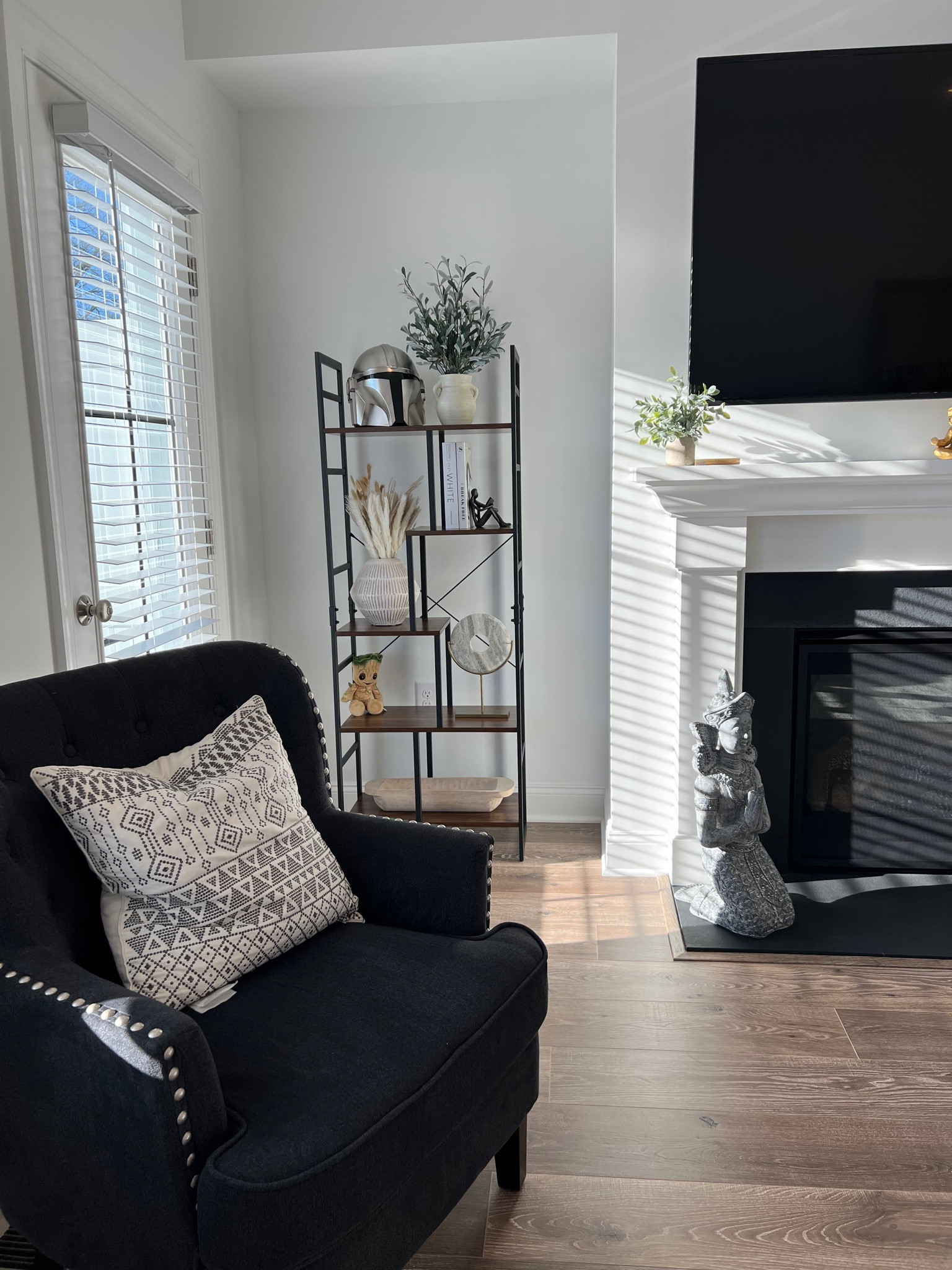 Modern looking living room decor. Most pieces found on Amazon and Target. 

#LTKFind #LTKhome