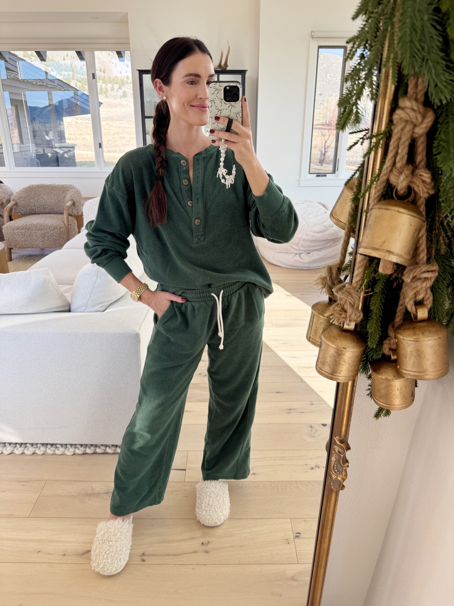 Cozy winter loungewear 🙋🏻‍♀️ wearing smalls. Paired with Teddy slippers👏🏻

#LTKmomlife #LTKHoliday #LTKSeasonal