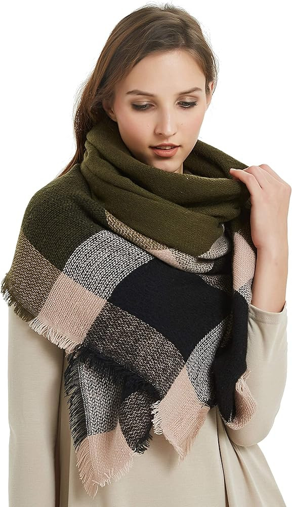 VIVIAN & VINCENT Women's Plaid Blanket Winter Scarf Warm Wrap Oversized Shawl Cape | Amazon (US)