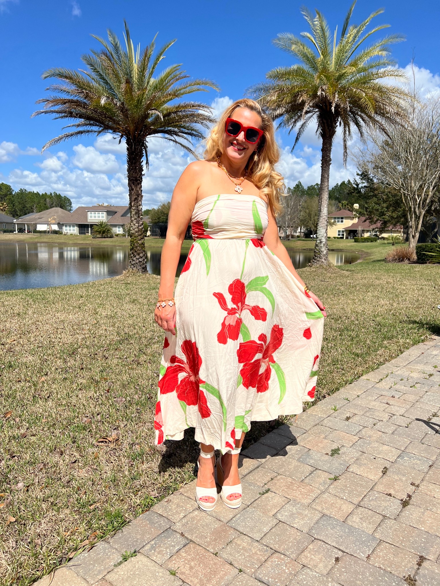 This strapless dress is perfect for Mother’s Day, summer vacation or an upcoming outdoor wedding! It’s beautiful!

Wearing a large. It zips up the back and it runs small.

#maxidress #weddingguest #springbreak

#LTKSeasonal #LTKOver40 #LTKSaleAlert #LTKMothersDay #LTKTravel #LTKgrwm #LTKootd #LTKMidsize #LTKSwim #LTKFestival #LTKWedding

