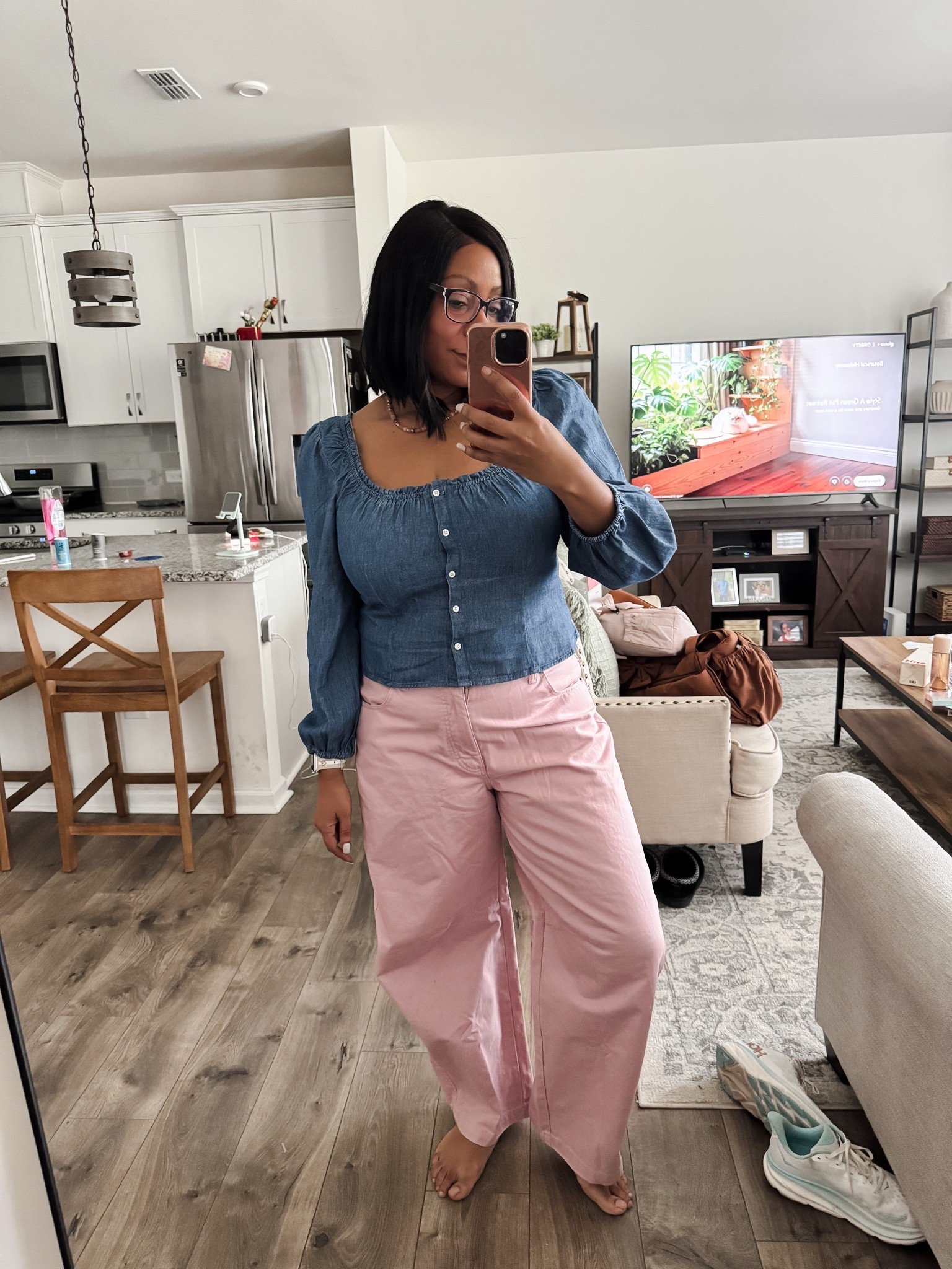 Spring ootd 🌿
Wearing large in top has a fitted fit
Size 12 barrel pants have a relaxed fit


casual outfit | midsize outfit | spring outfitt

#LTKMidsize #LTKSeasonal #LTKootd