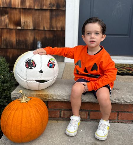 Adorable Jack-o-lantern sweatshirt from Amazon. Great quality, great price & comes in tons of sizes 👻

#LTKbaby #LTKkids #LTKSeasonal