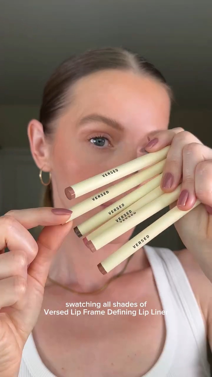 #ad if you struggle with lip liner… try @versed Lip Frame Defining Lip Liner 

the creamy formula + rounded tip make the soft, natural lip look so easy

and it’s only $12 💖

find yours at @target or versedskin.com

#versedmakeup #lipliner #lipswatch #lipcombo