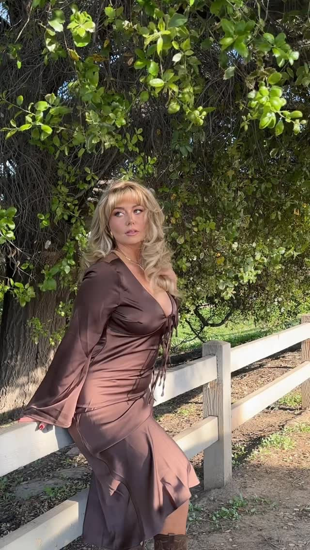 what a peach 

wearing @nastygal and @petit.moments and all the deets are on my ltk 

#curvystyle #springstyle #midsizestyle #midsizeootd #curvyfashion #midsizefashion

#LTKStyleTip #LTKSeasonal #LTKMidsize