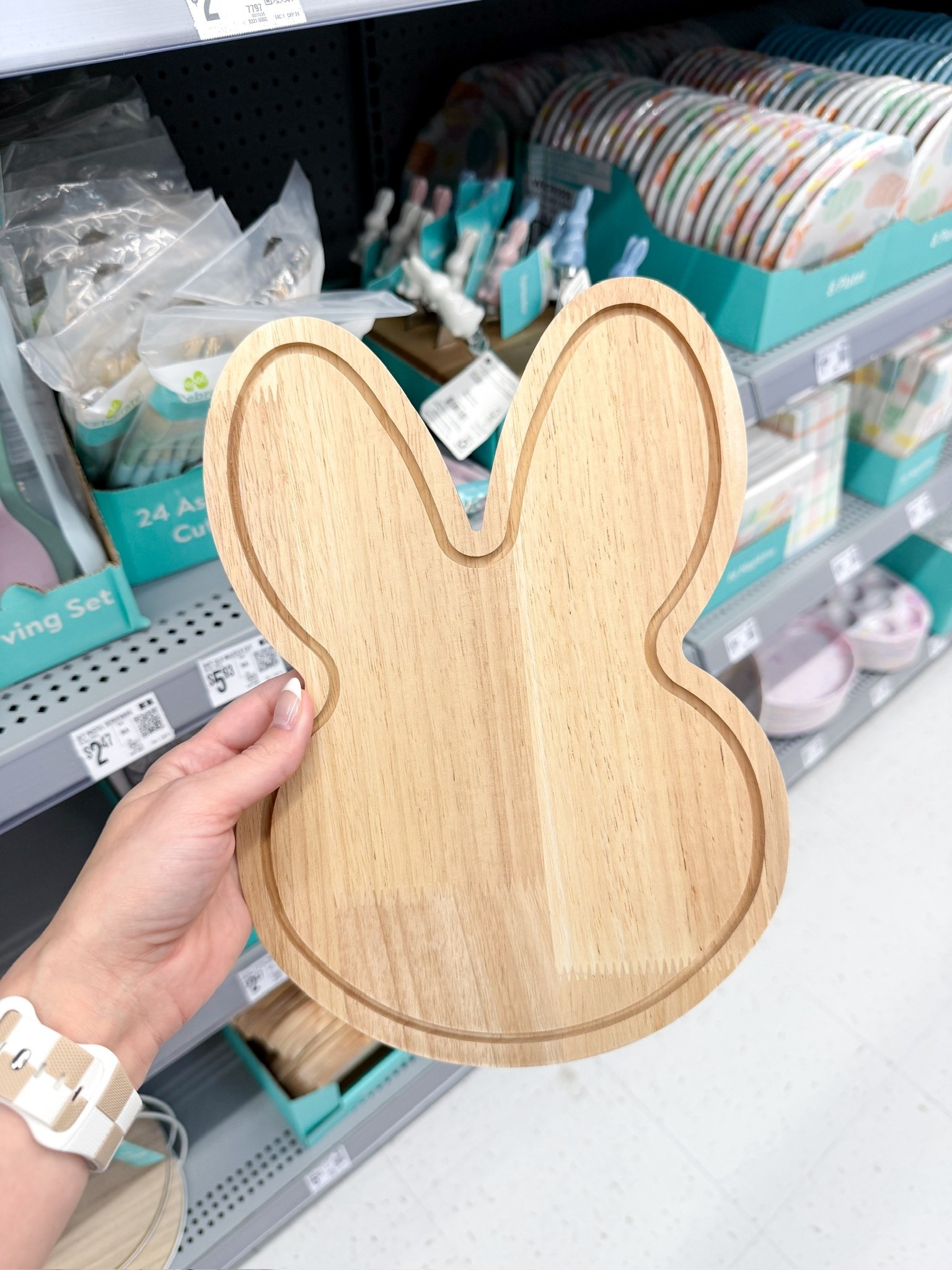 Hosting Easter or need a hostess gift?? 🐰✝️
This is such a cute board for a fruit or candy charcuterie.

//
Charcuterie board
Bunny charcuterie board
Easter hostess gift
Easter board


#LTKfoodie #LTKSeasonal #LTKHome