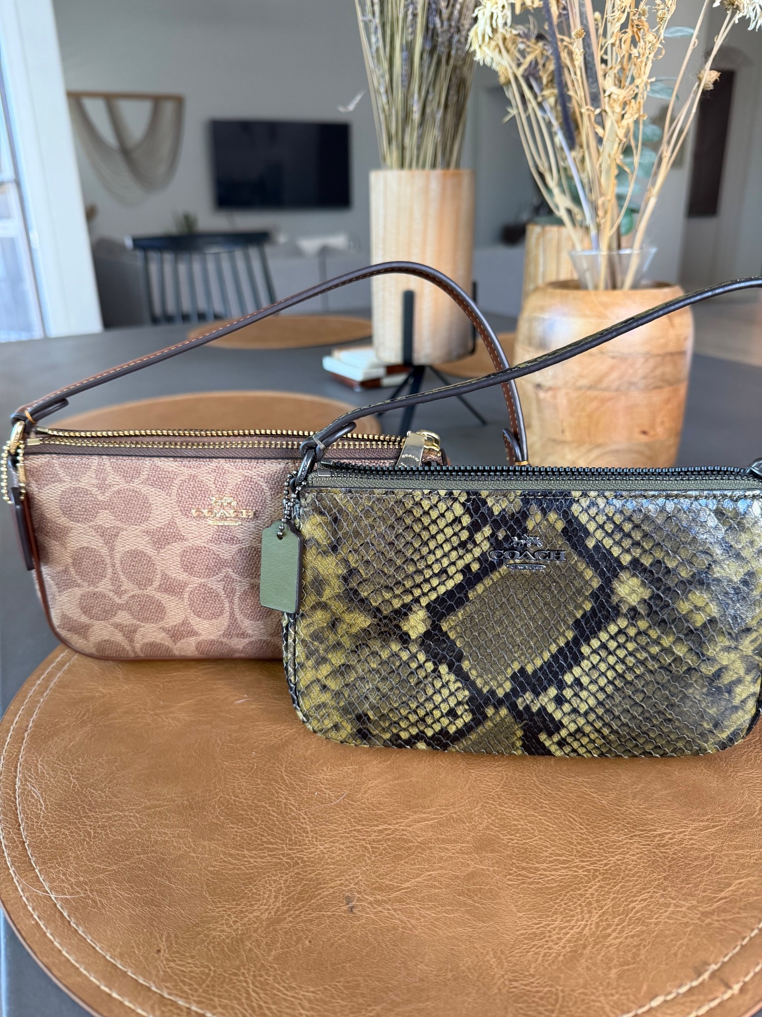 Coach | sale | Christmas gift | mini purse 

#LTKGiftGuide #LTKHoliday #LTKSaleAlert