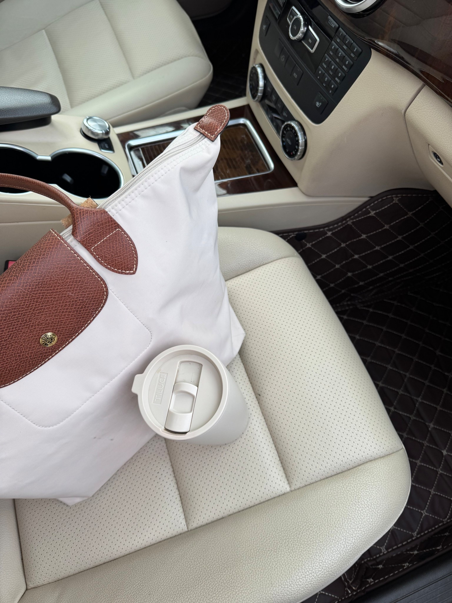 Neutral coffee tumblr and Longchamp tote bag 

#LTKWorkwear #LTKmorningroutine