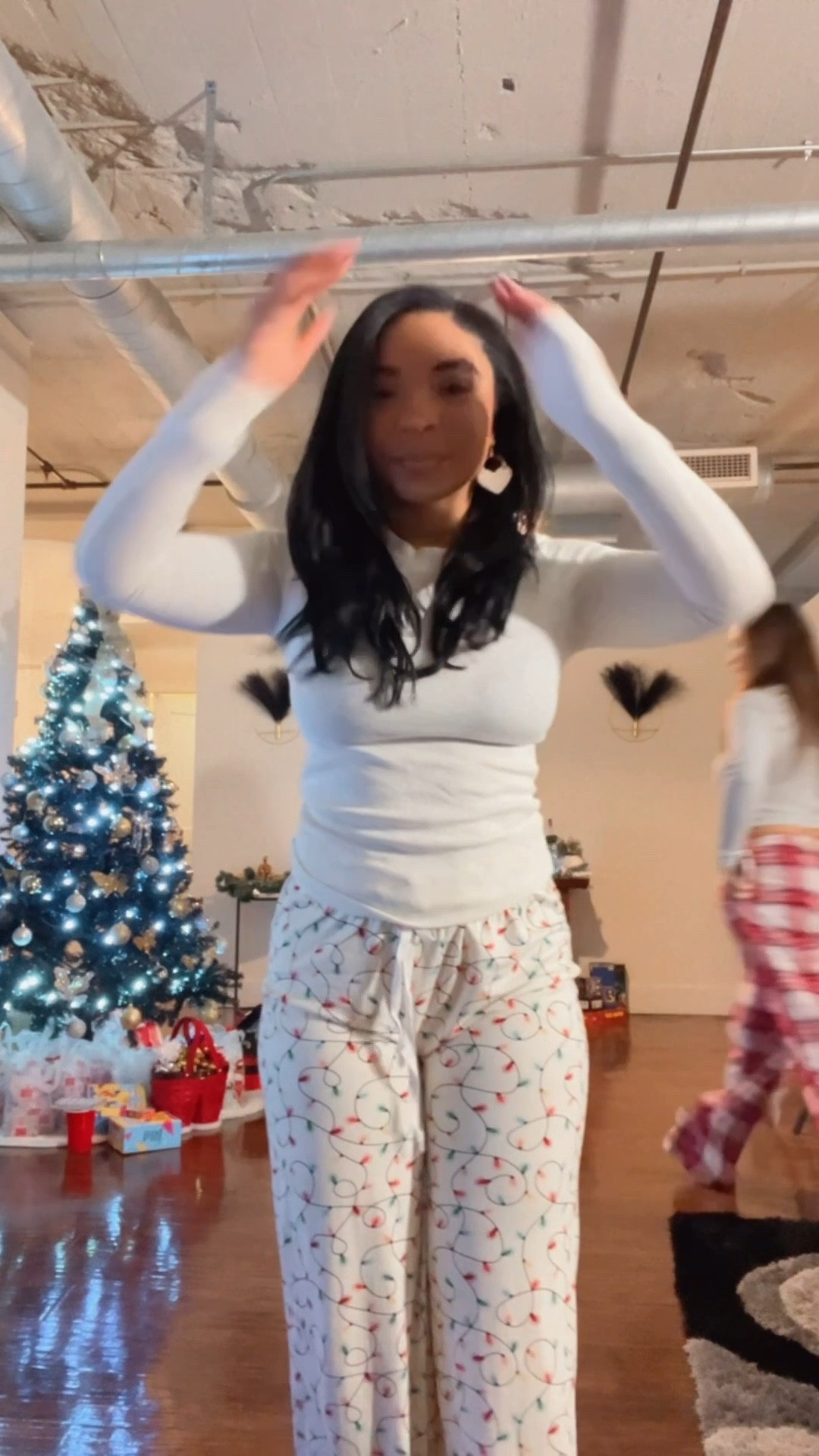 Pants from Hello Mello. Love this print ❤️

#LTKGiftGuide #LTKHoliday #LTKPetite