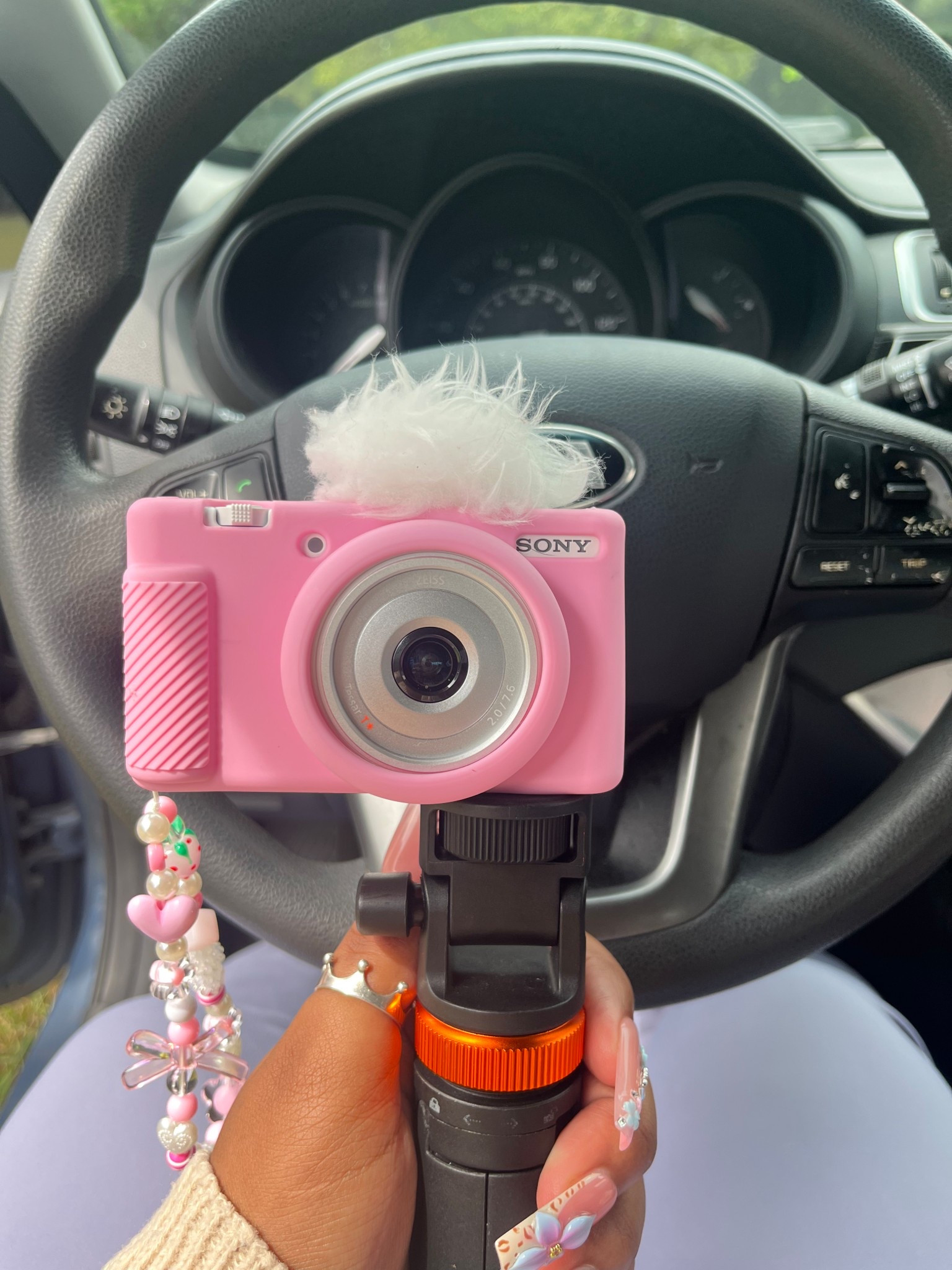 my vlogging camera 🎀 #sony #zv1f #contentcreator #vloggingaccessories 