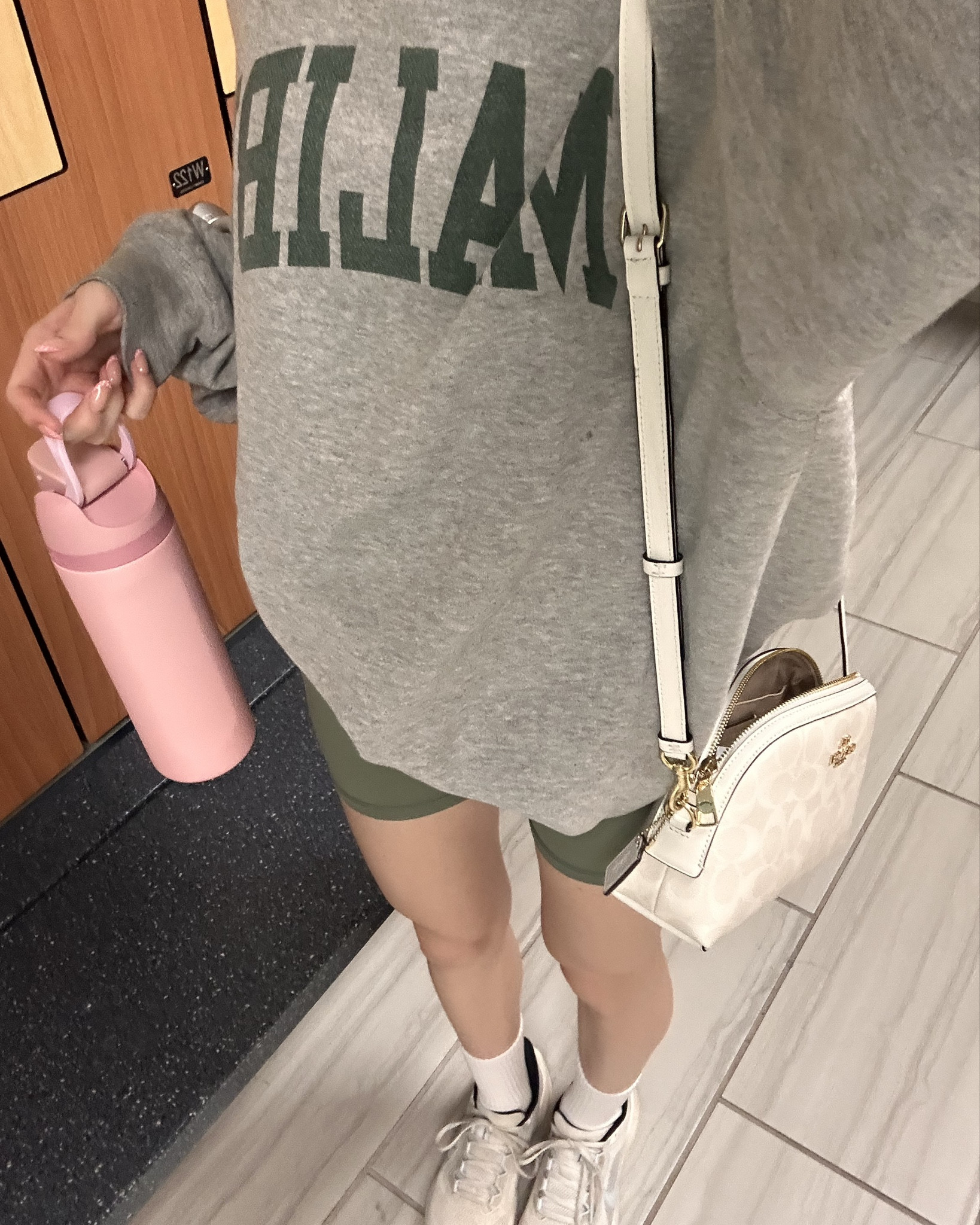 to the gym! 

#LTKPetite #LTKfitnessgoals #LTKootd