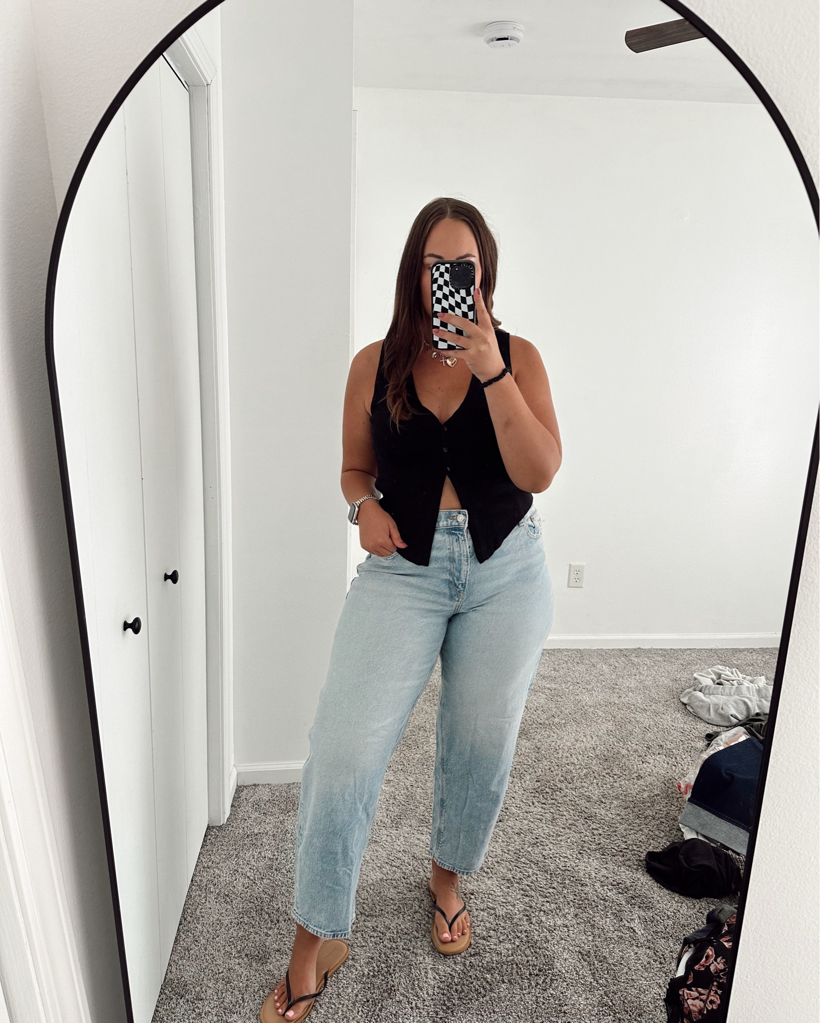 Fall fashion finds you need in your closet 👏 

Large tops
16 long  jeans